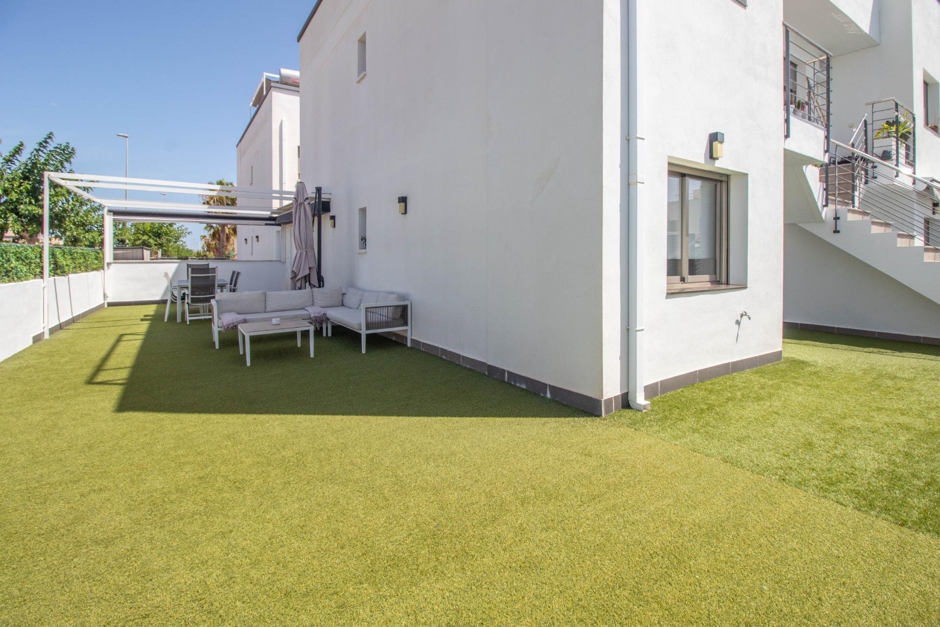 Resale - Apartment / Flat * - Pilar de la Horadada * - Torre de la Horadada *