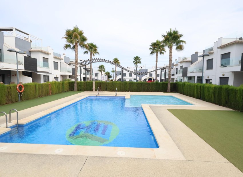 Resale - Apartment / Flat * - Pilar de la Horadada - Zona Pueblo