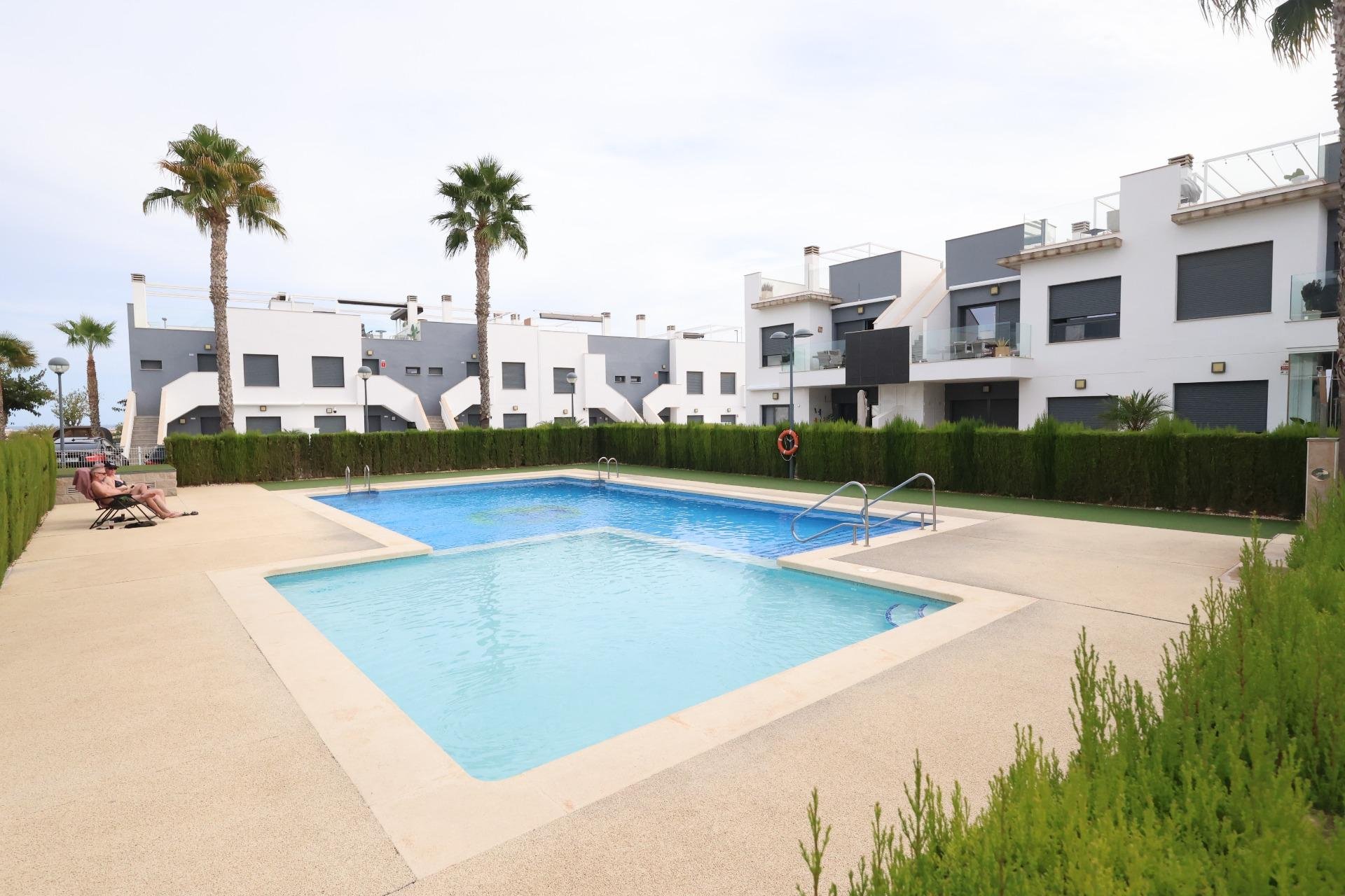 Resale - Apartment / Flat * - Pilar de la Horadada - Zona Pueblo