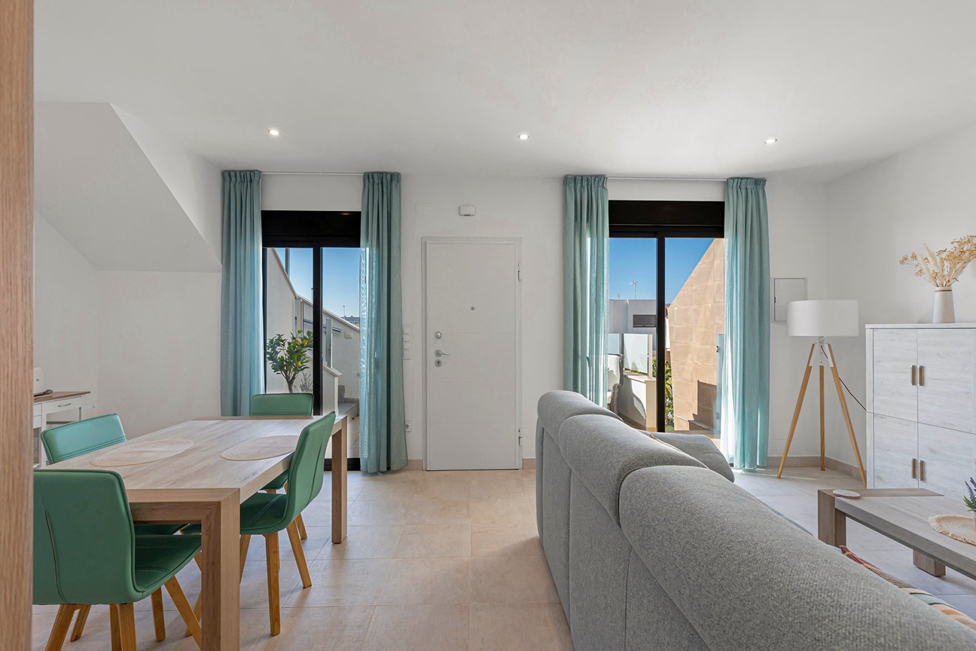Resale - Apartment / Flat * - Pilar de la Horadada * - Zona Pueblo
