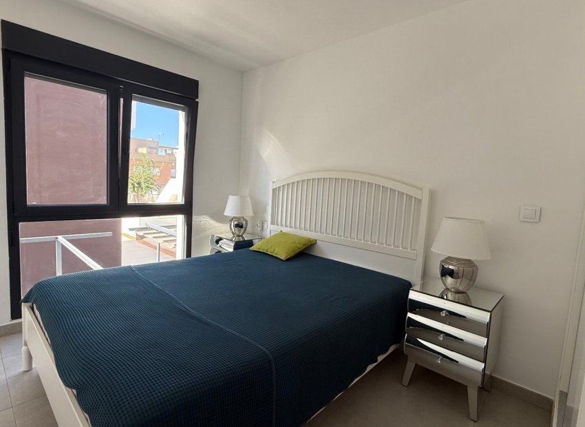 Resale - Apartment / Flat * - Pilar de la Horadada *