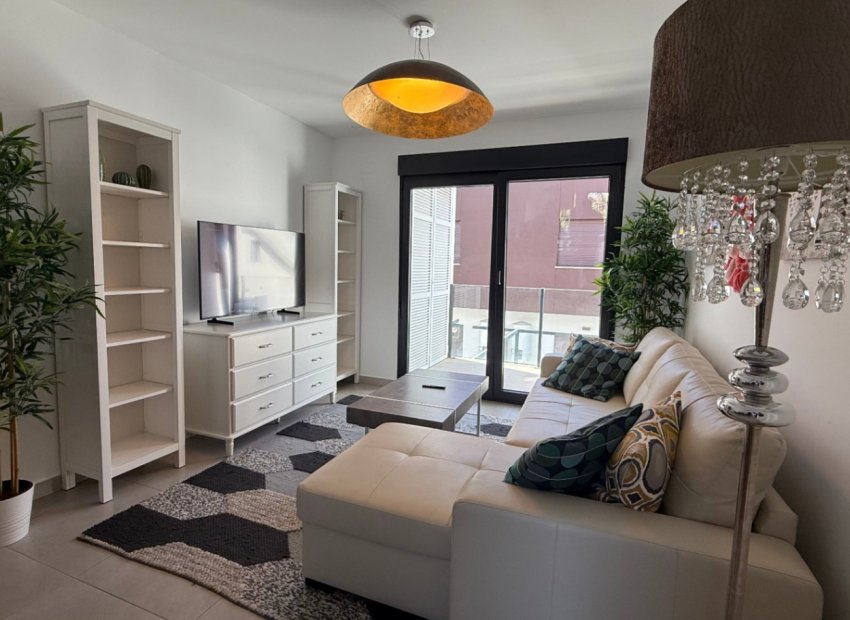 Resale - Apartment / Flat * - Pilar de la Horadada *