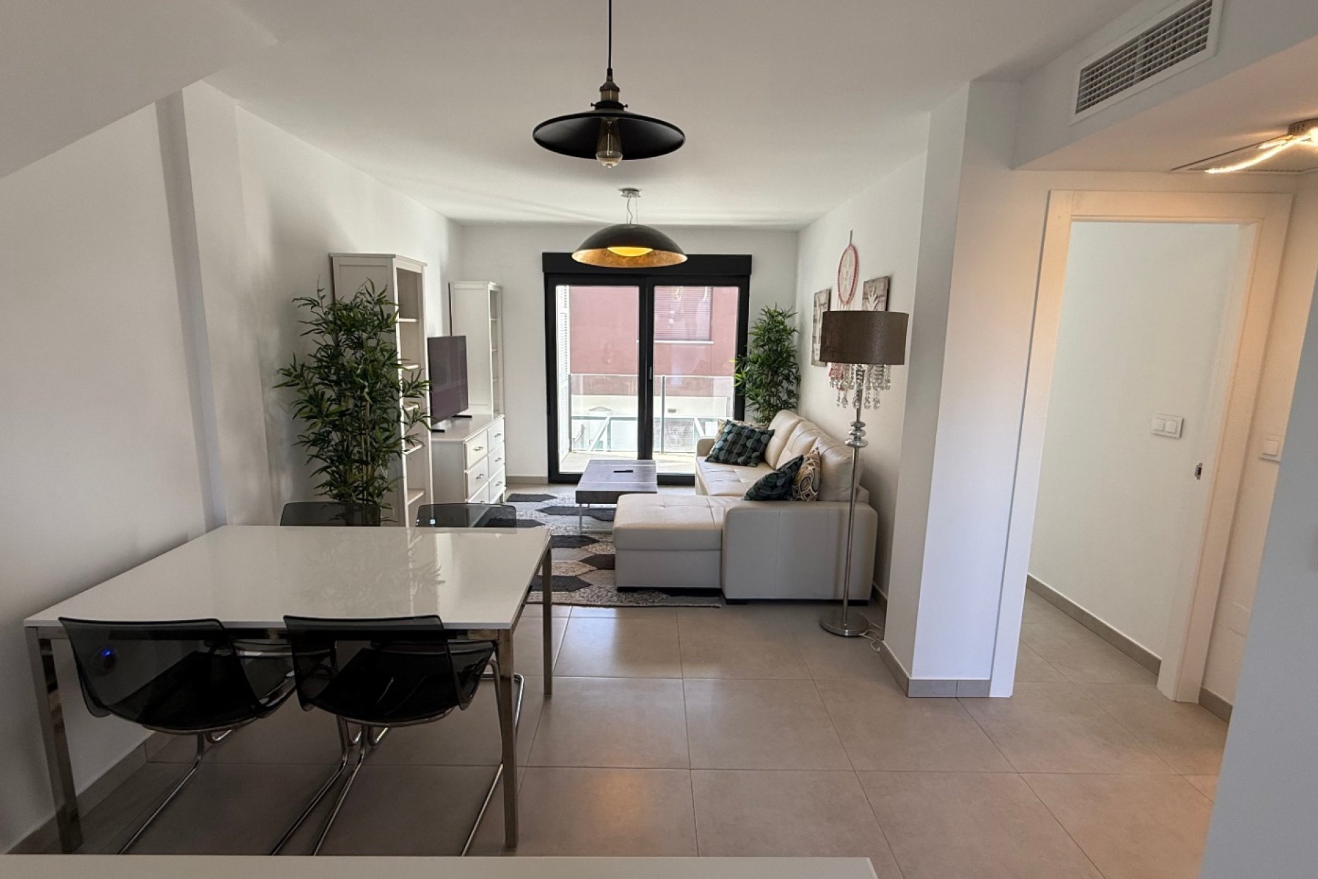 Resale - Apartment / Flat * - Pilar de la Horadada *