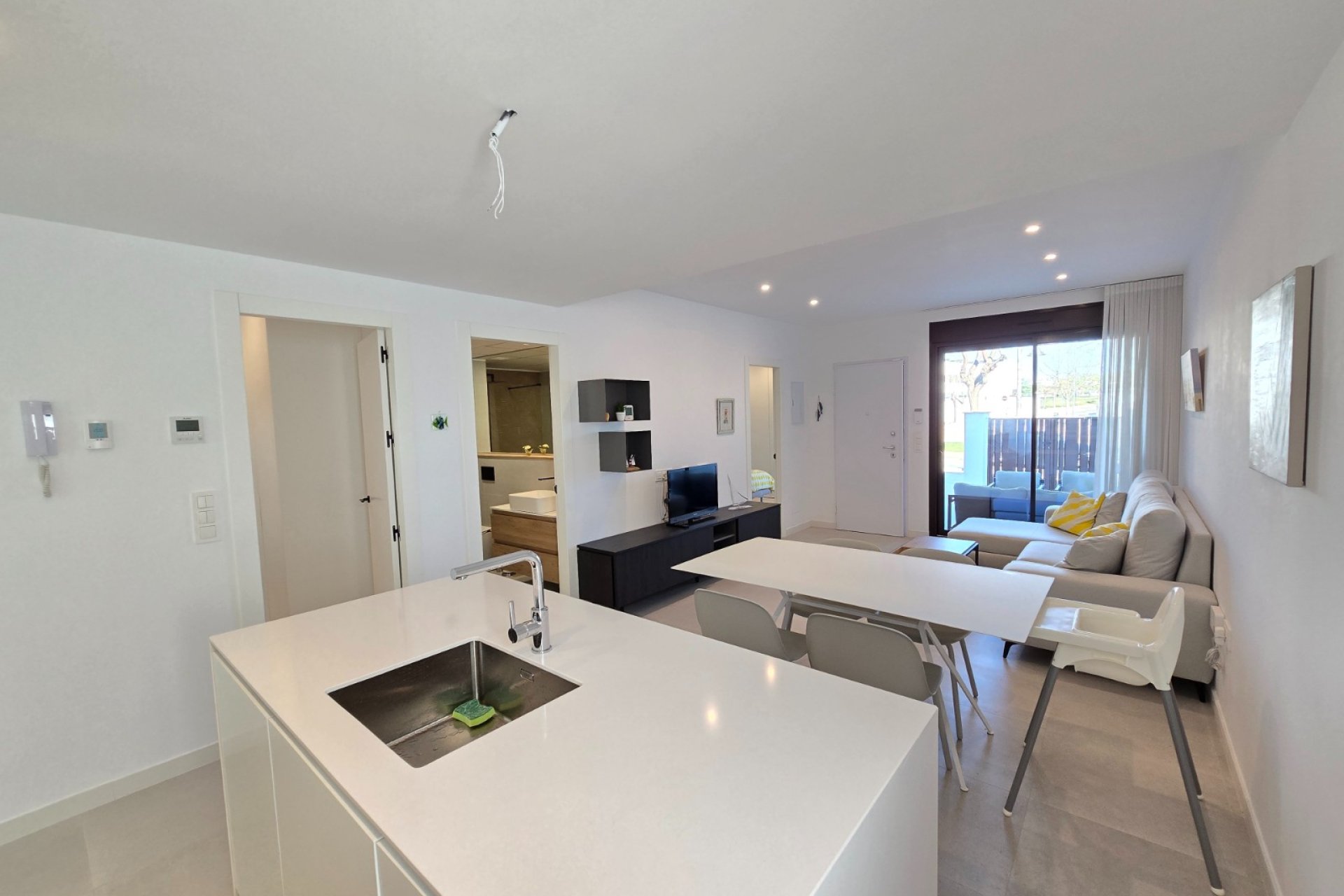 Resale - Apartment / Flat * - Pilar de la Horadada *