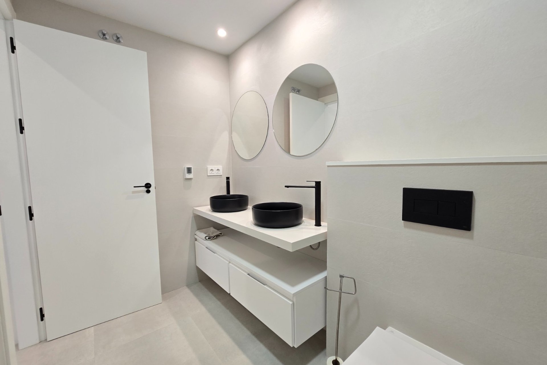 Resale - Apartment / Flat * - Pilar de la Horadada *