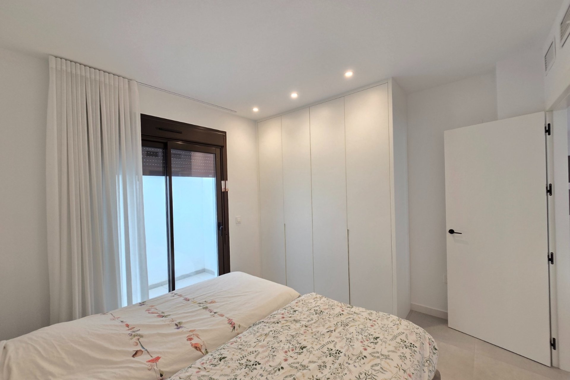 Resale - Apartment / Flat * - Pilar de la Horadada *