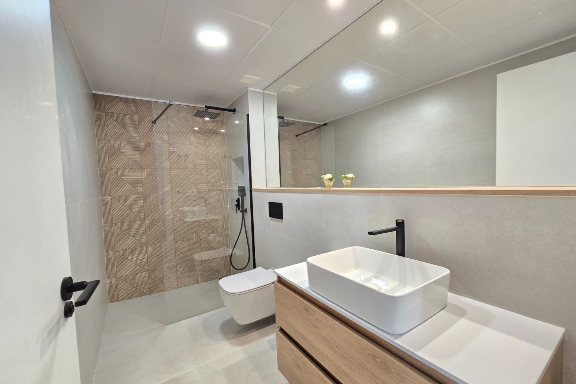 Resale - Apartment / Flat * - Pilar de la Horadada *