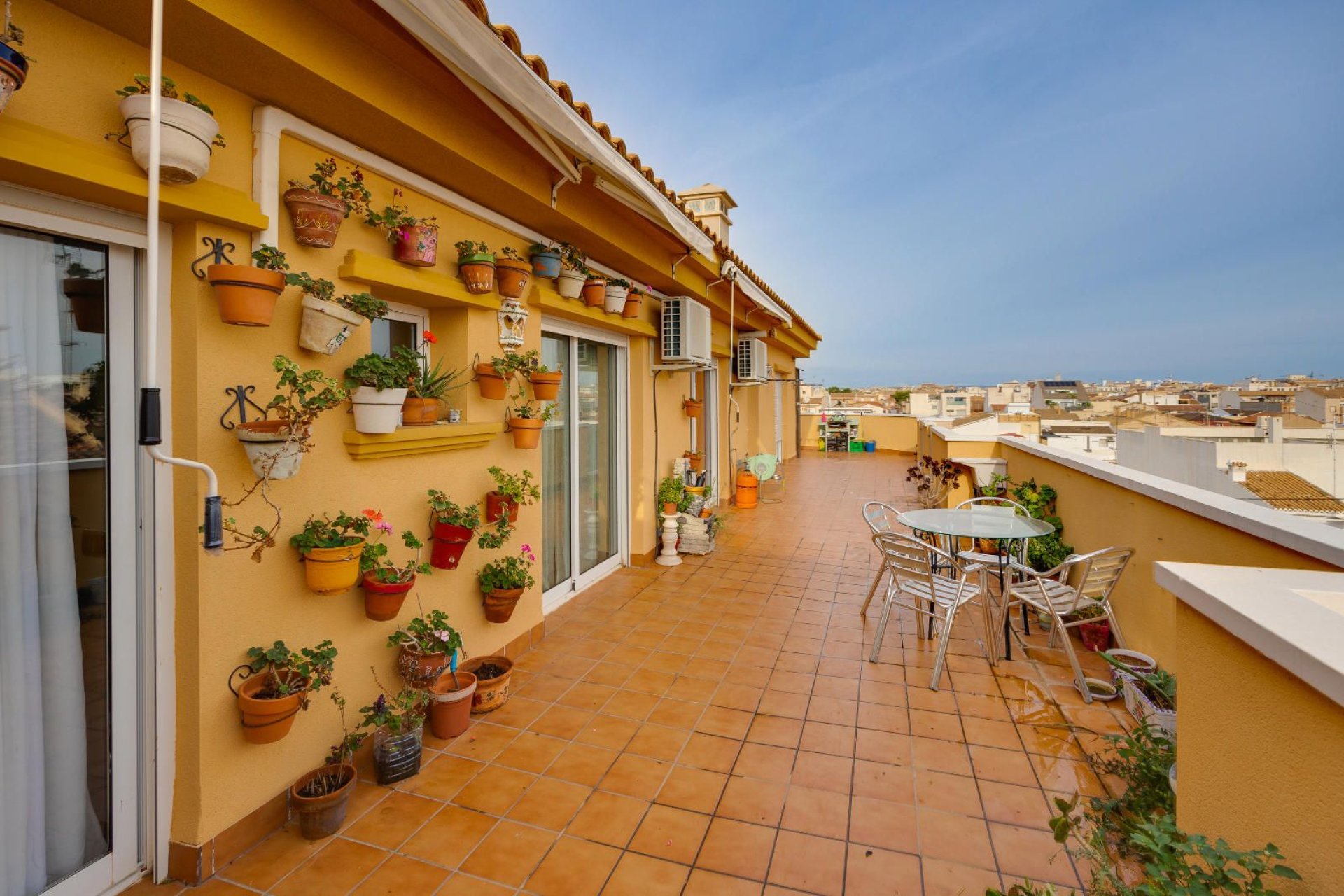 Resale - Apartment / Flat * - Pilar de la Horadada *