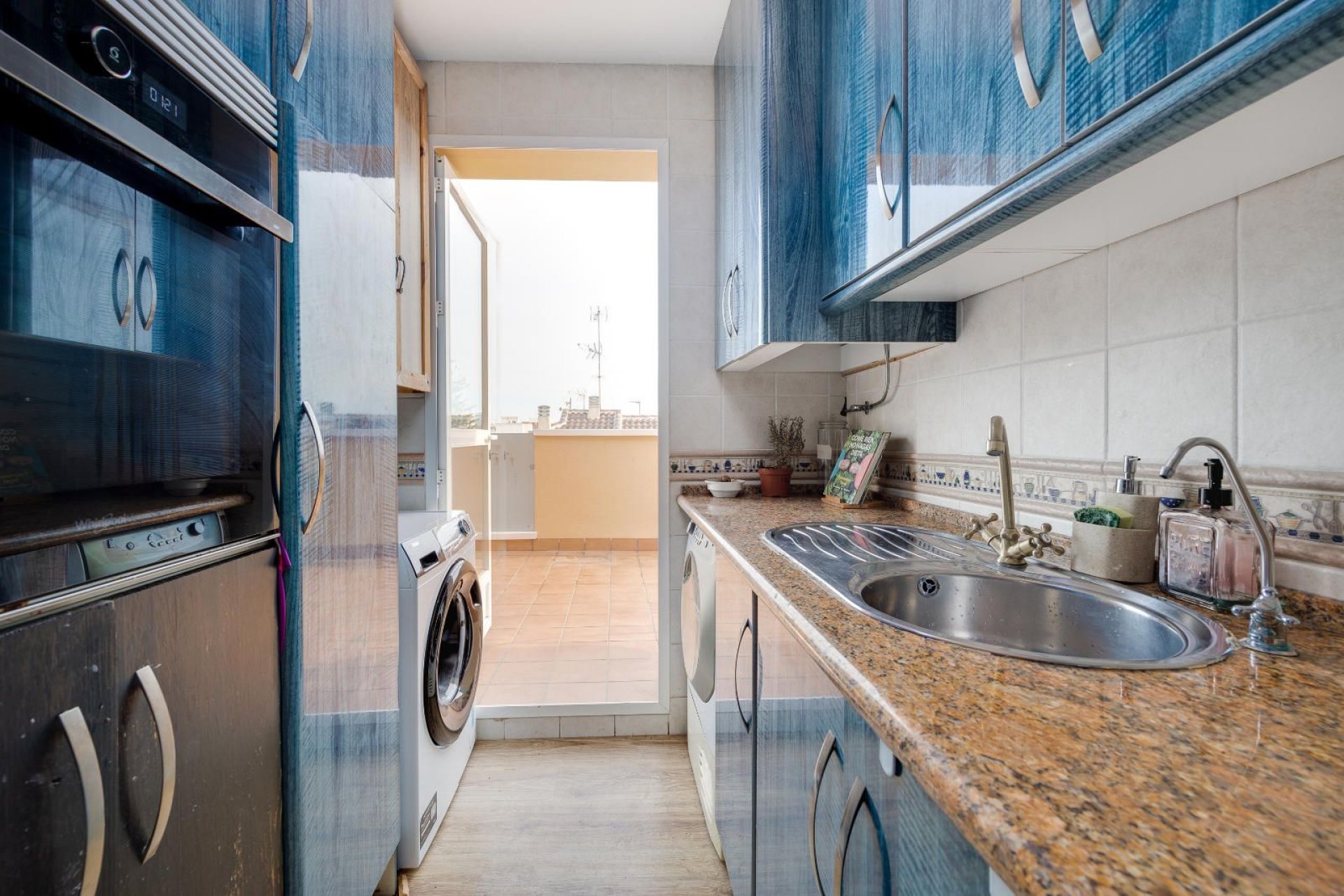 Resale - Apartment / Flat * - Pilar de la Horadada *