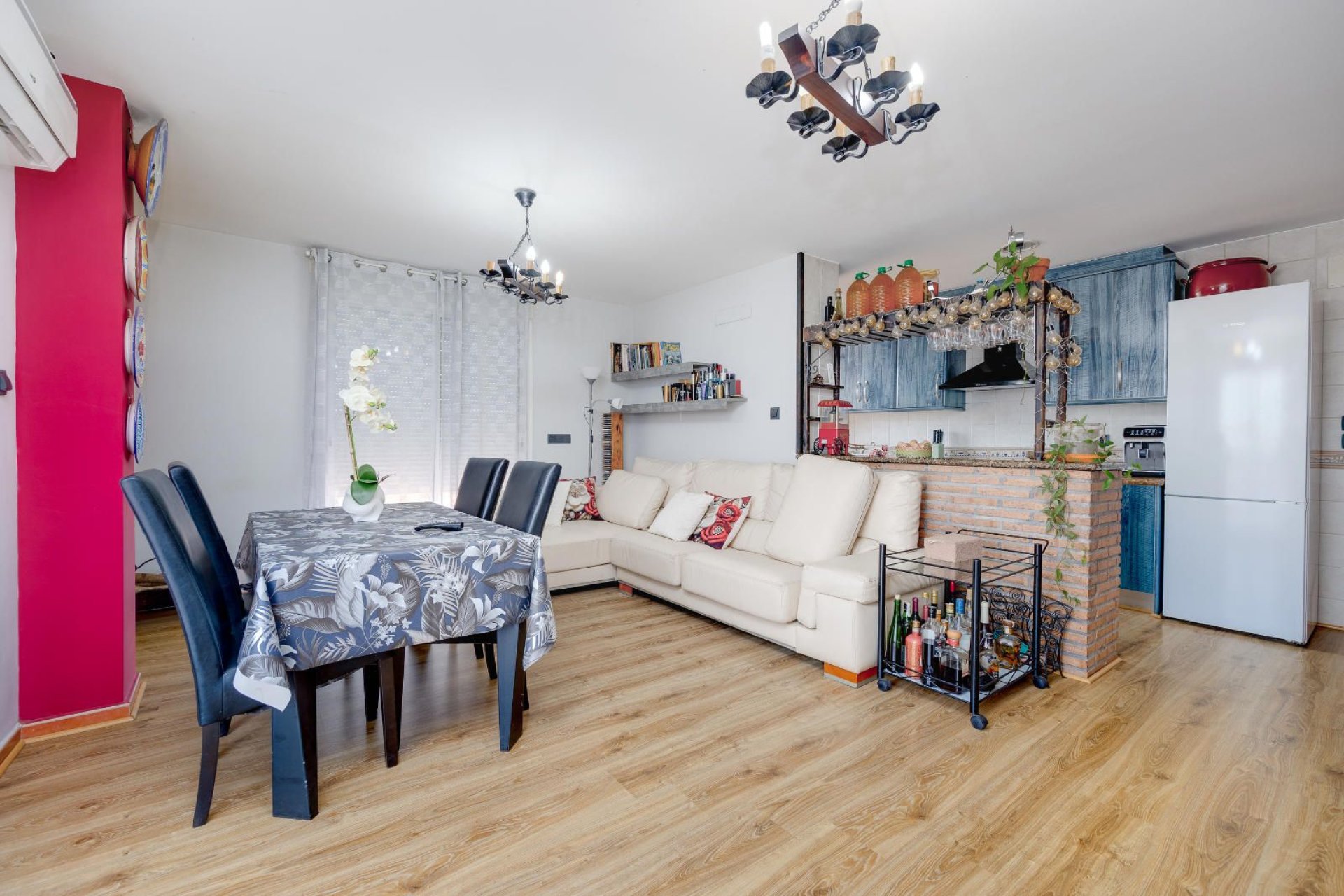 Resale - Apartment / Flat * - Pilar de la Horadada *