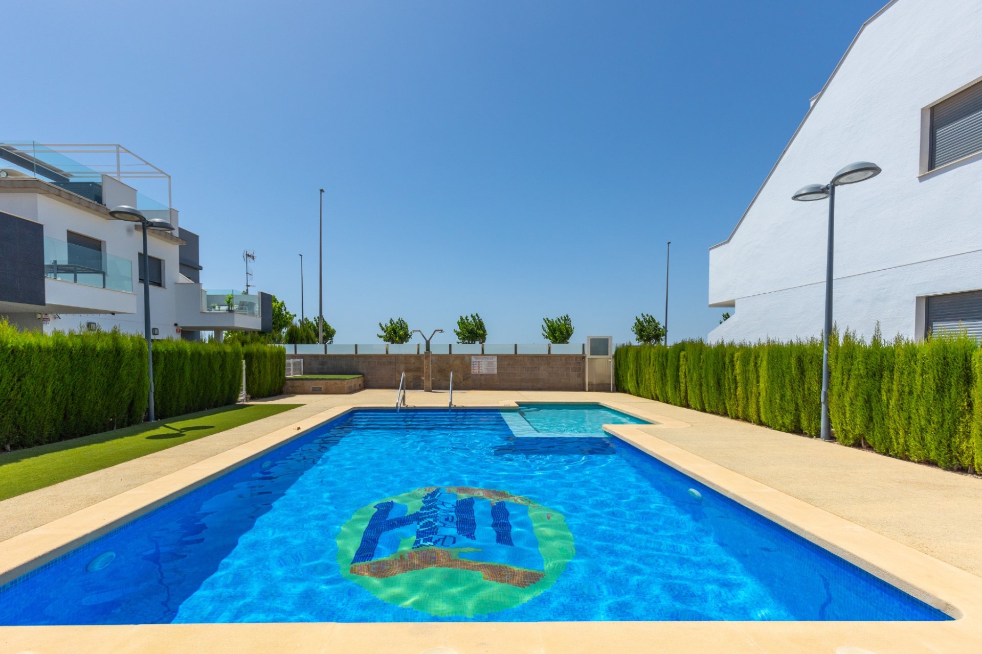 Resale - Apartment / Flat * - Pilar de la Horadada *