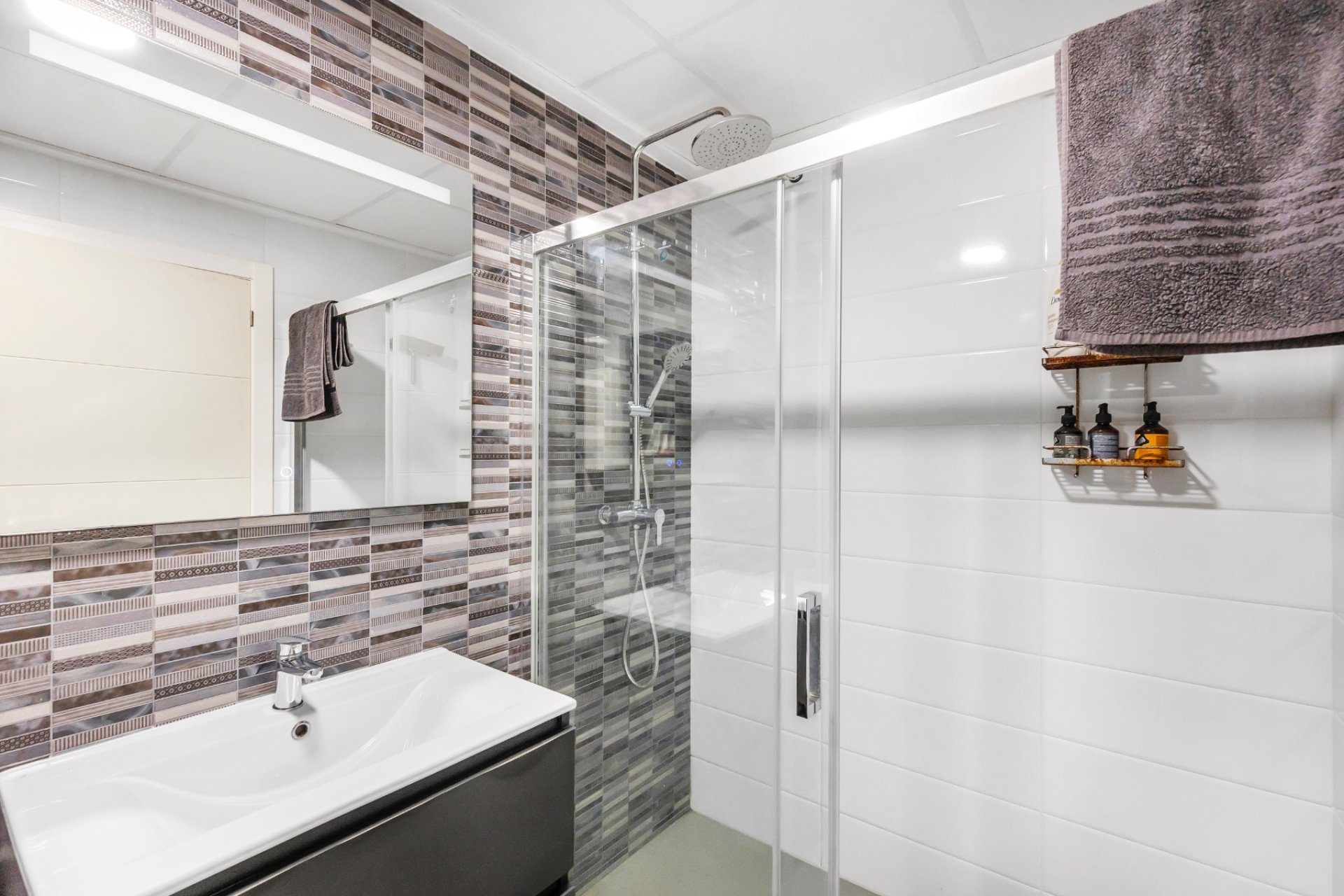 Resale - Apartment / Flat * - Pilar de la Horadada *