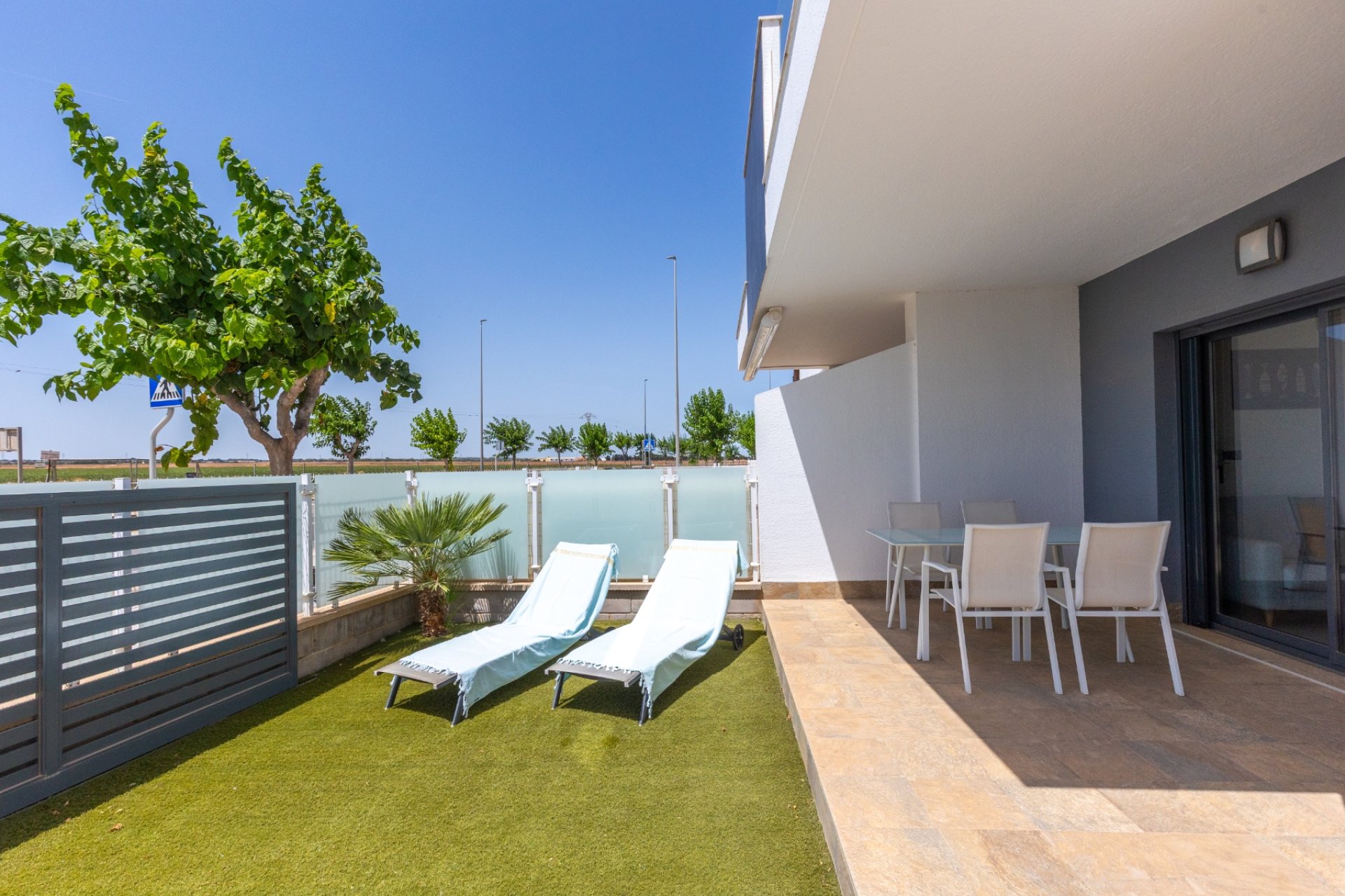 Resale - Apartment / Flat * - Pilar de la Horadada *