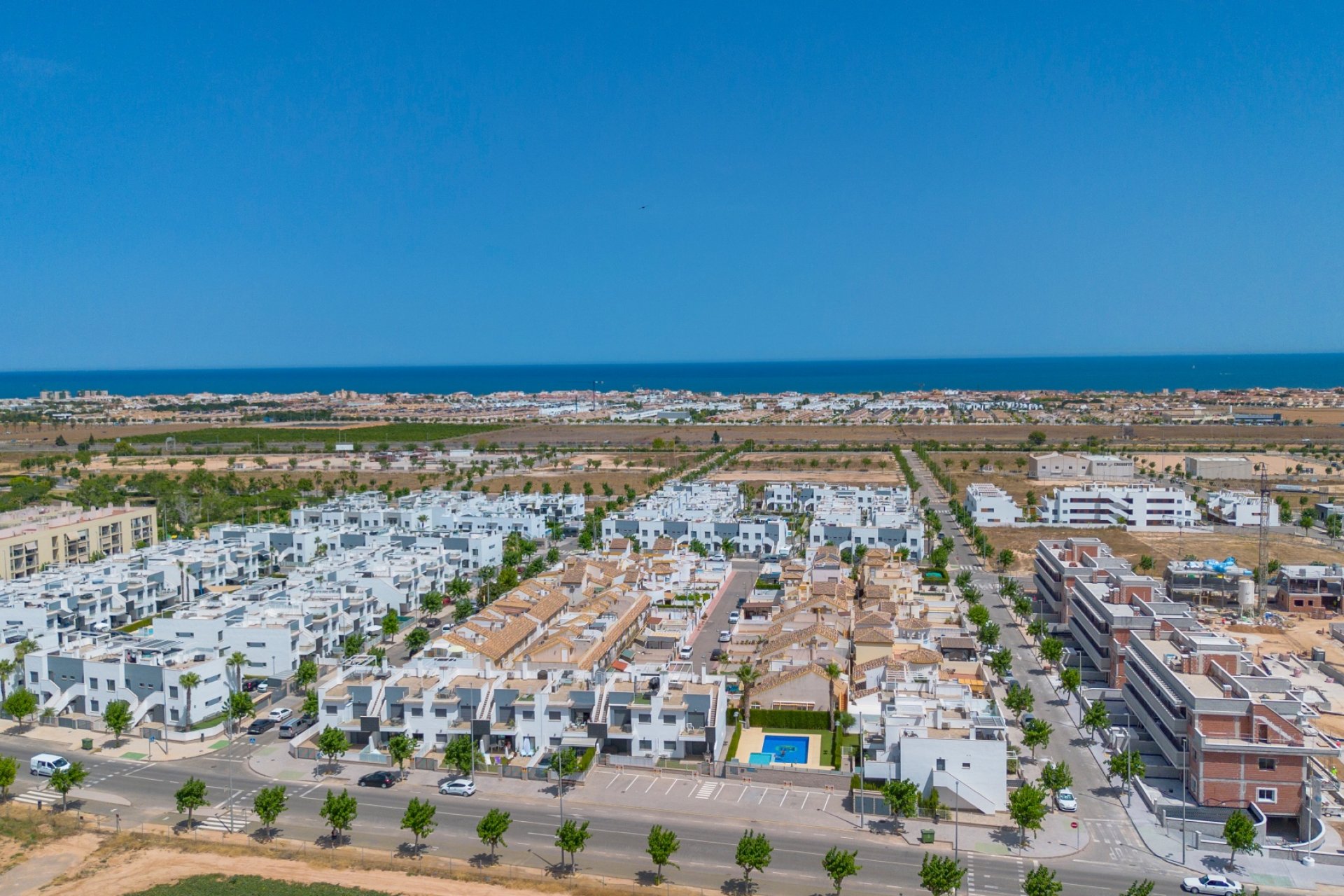 Resale - Apartment / Flat * - Pilar de la Horadada *