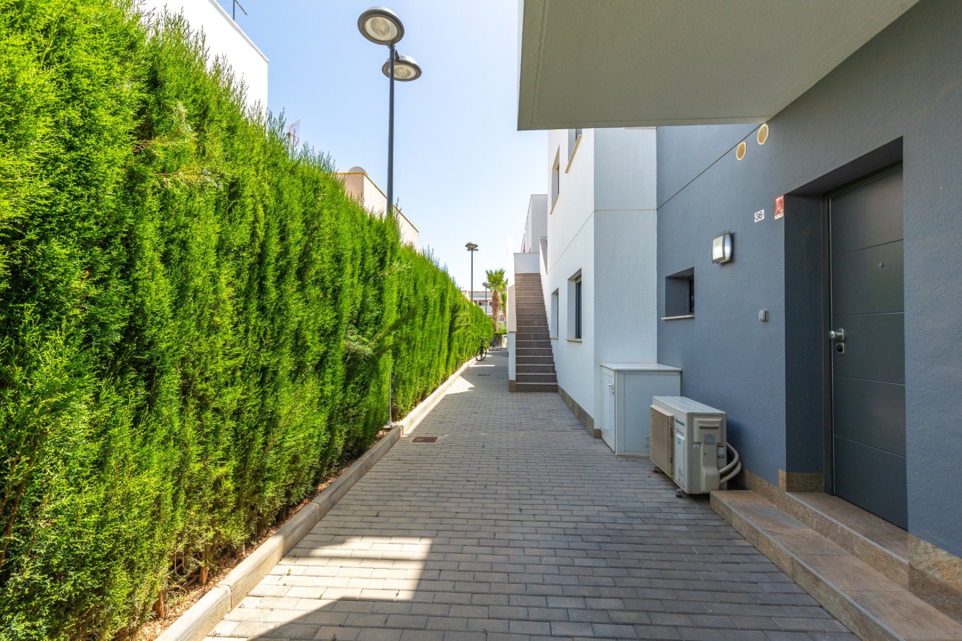 Resale - Apartment / Flat * - Pilar de la Horadada *