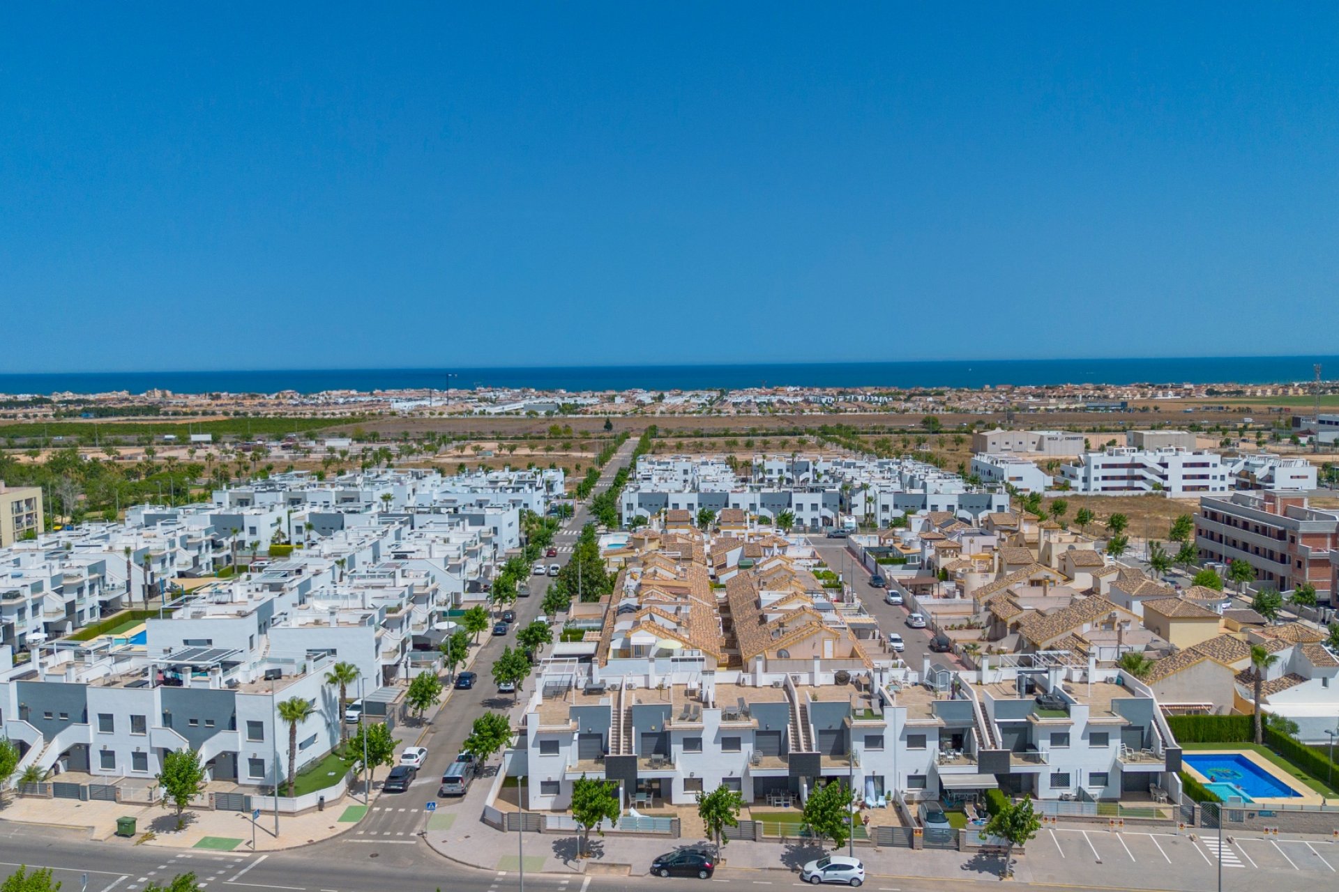 Resale - Apartment / Flat * - Pilar de la Horadada *