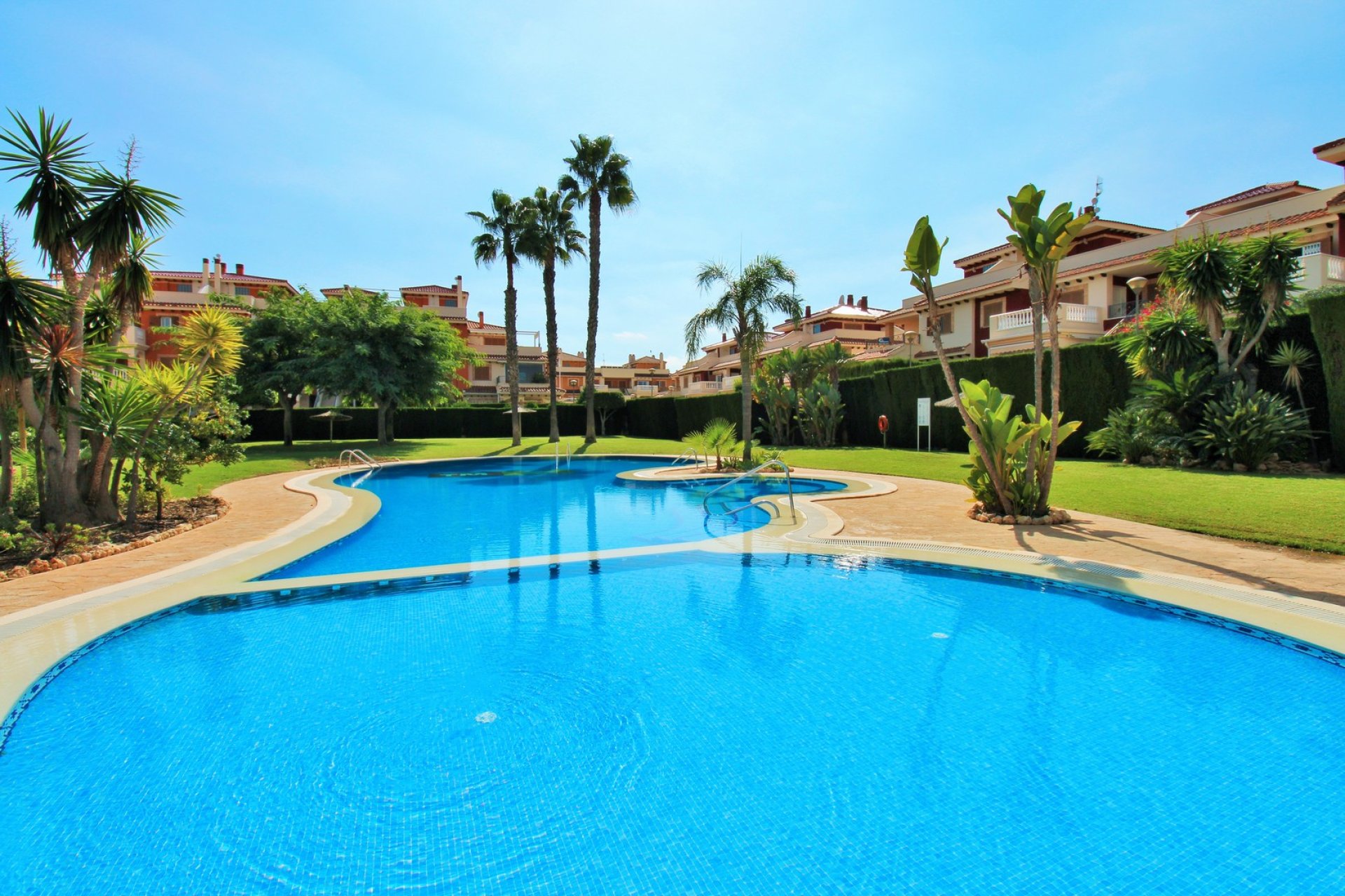 Resale - Apartment / Flat * - Playa Flamenca - Playa Flamenca *