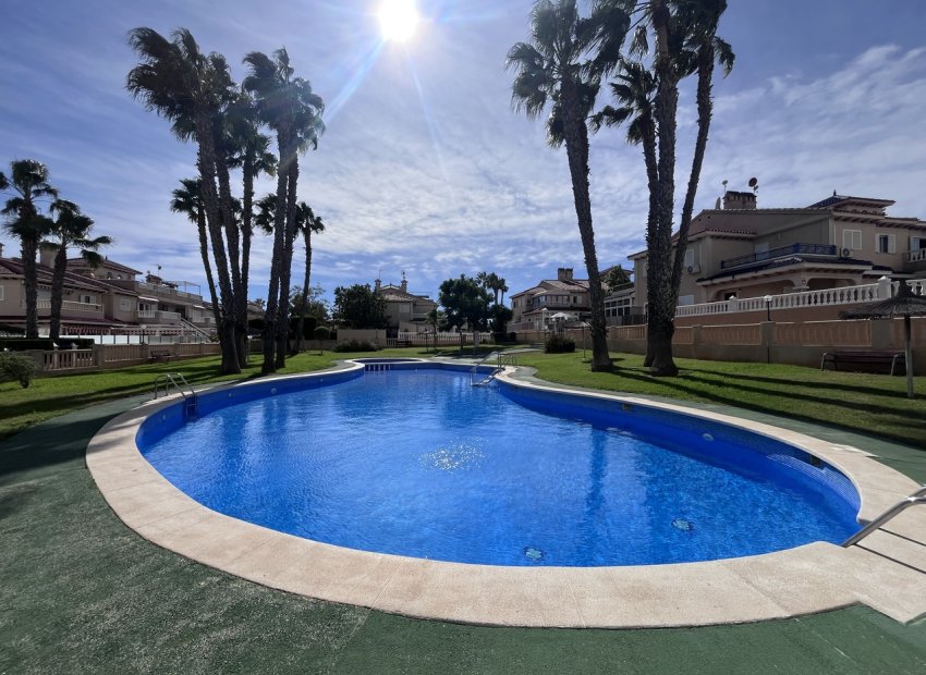 Resale - Apartment / Flat * - Playa Flamenca - Playa Flamenca *