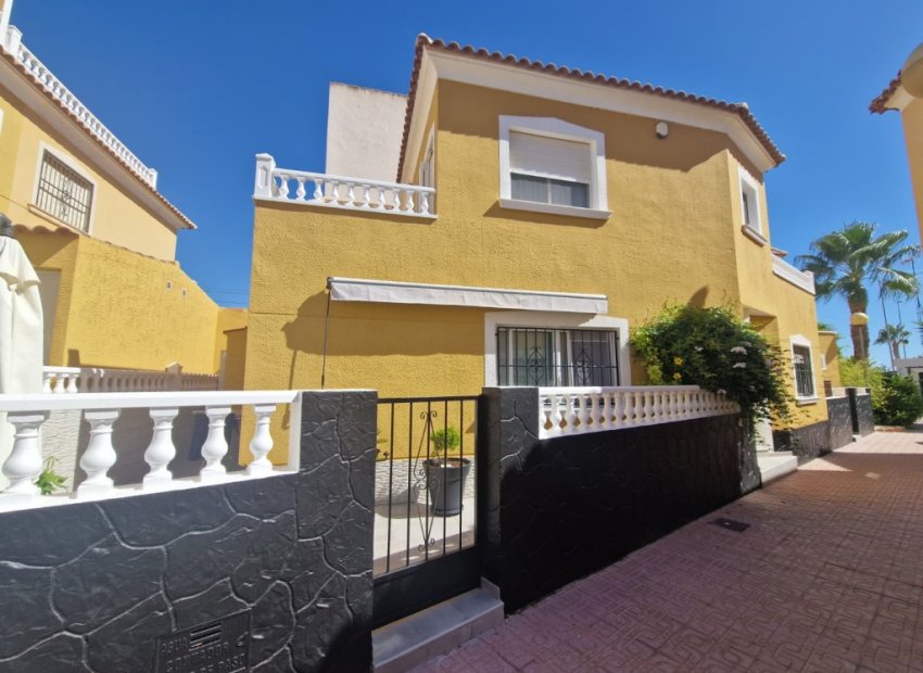 Resale - Apartment / Flat * - Playa Flamenca - Playa Flamenca *