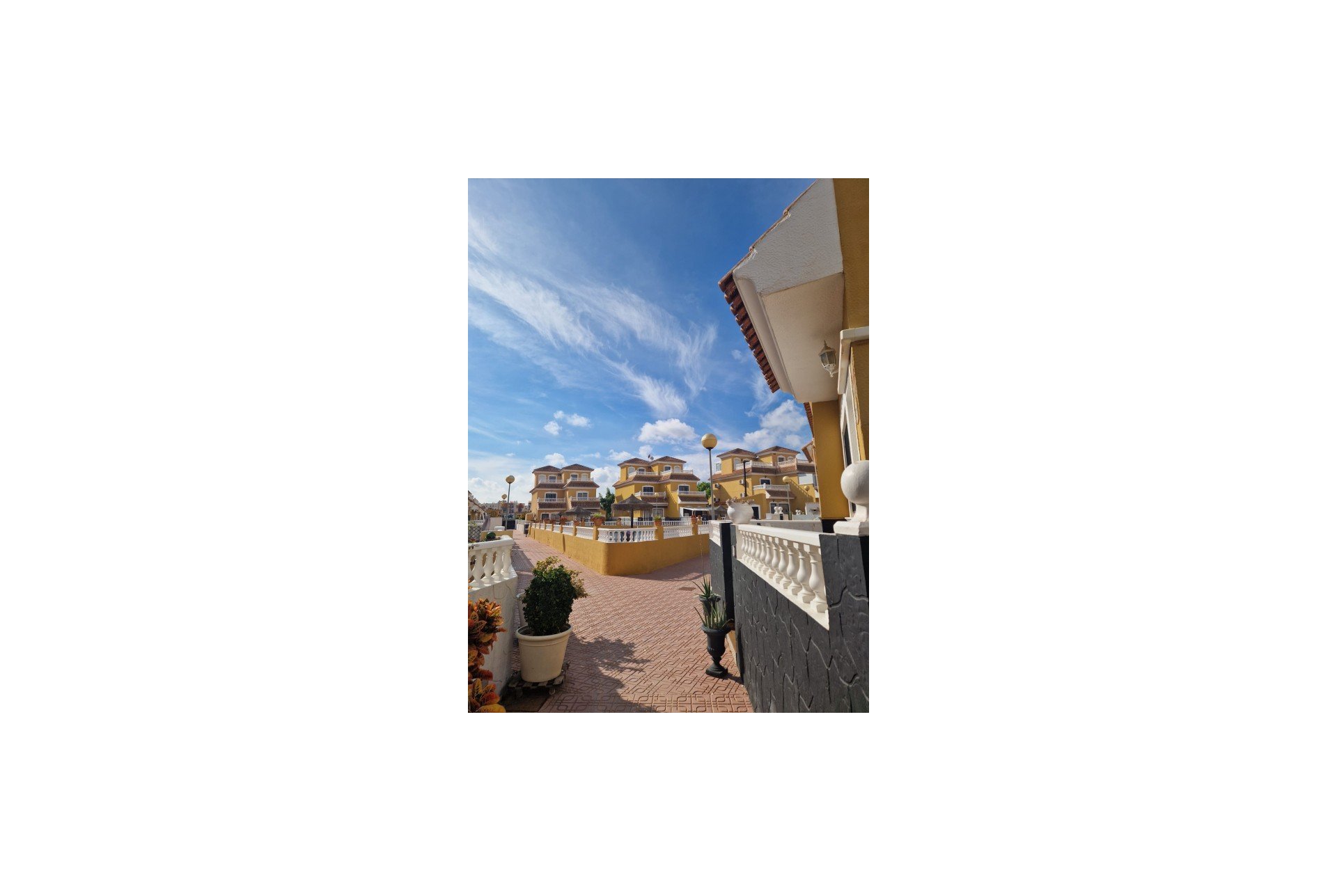 Resale - Apartment / Flat * - Playa Flamenca - Playa Flamenca *