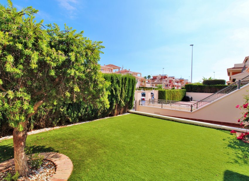 Resale - Apartment / Flat * - Playa Flamenca *