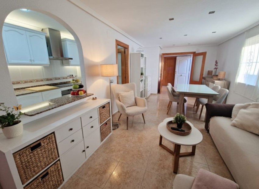 Resale - Apartment / Flat * - Playa Flamenca *