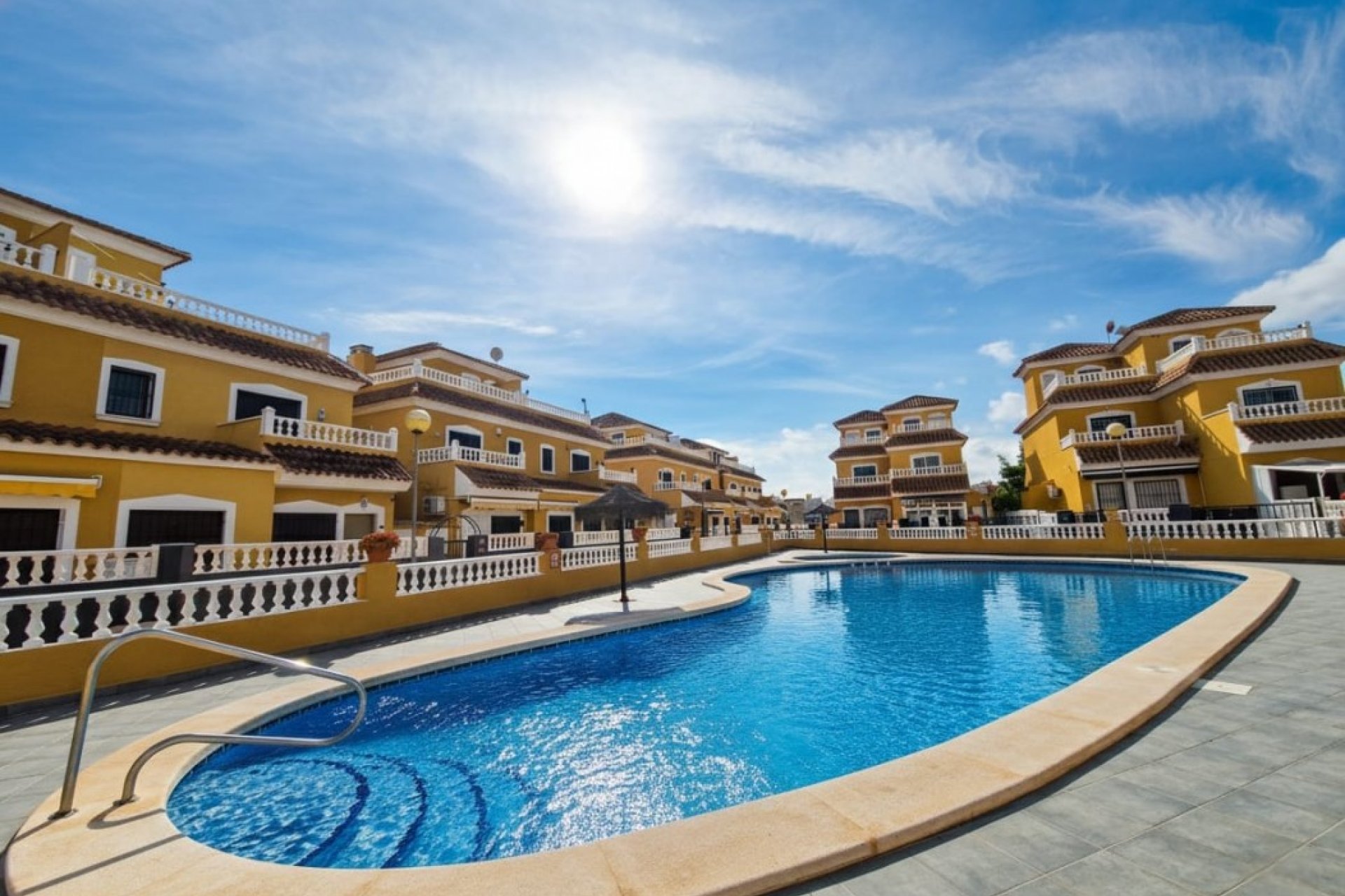 Resale - Apartment / Flat * - Playa Flamenca *