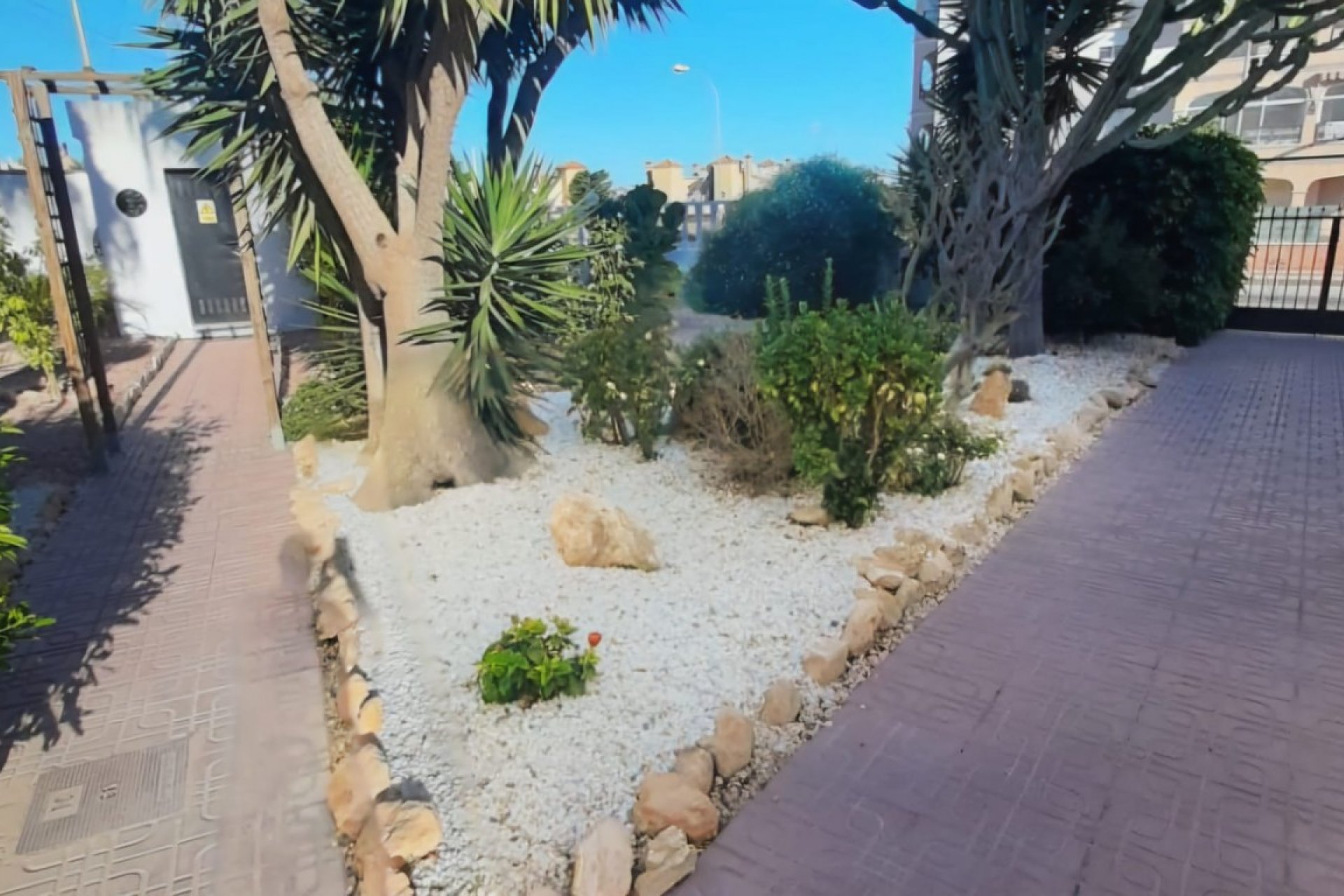 Resale - Apartment / Flat * - Playa Flamenca *