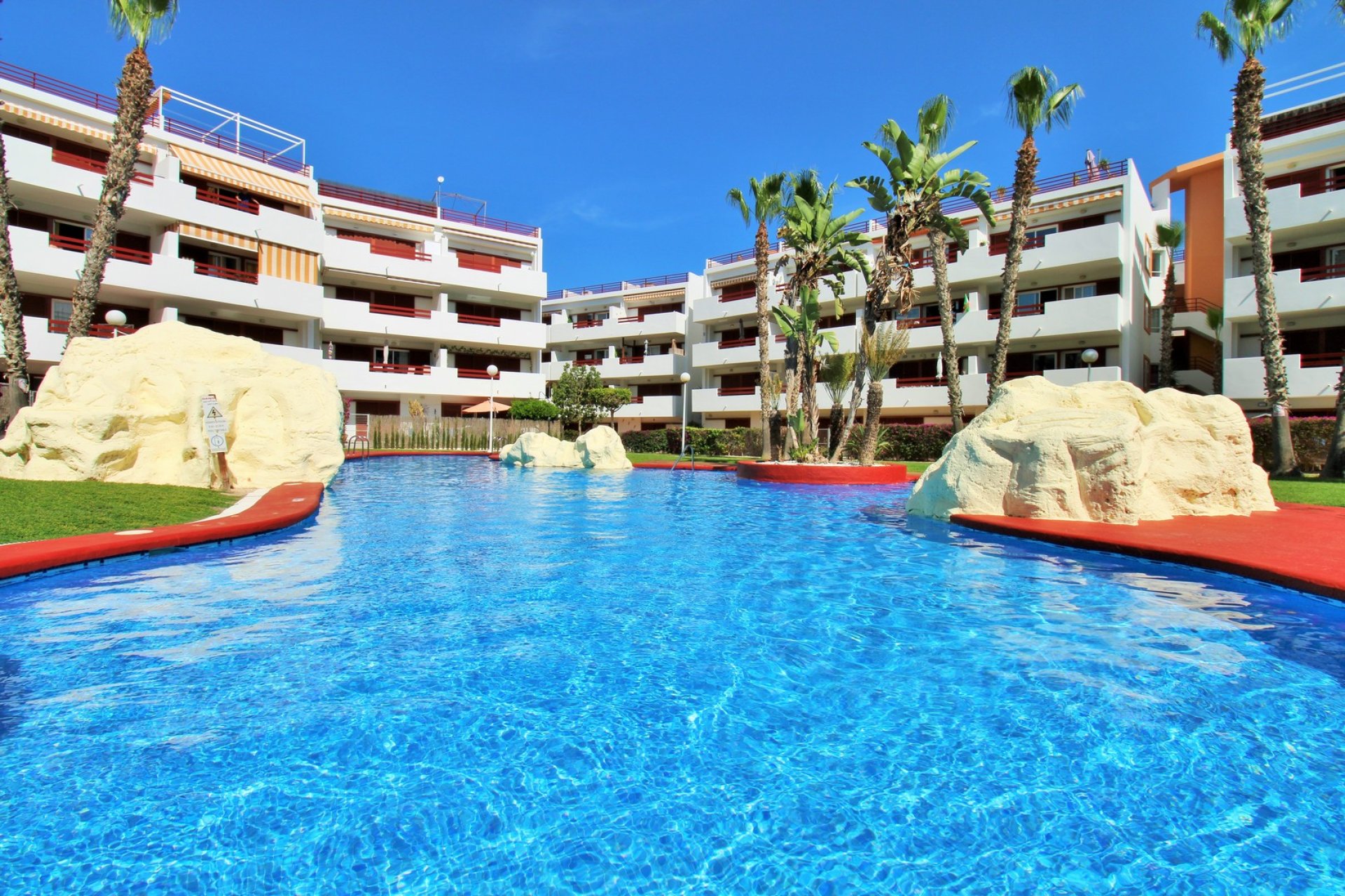 Resale - Apartment / Flat * - Playa Flamenca *