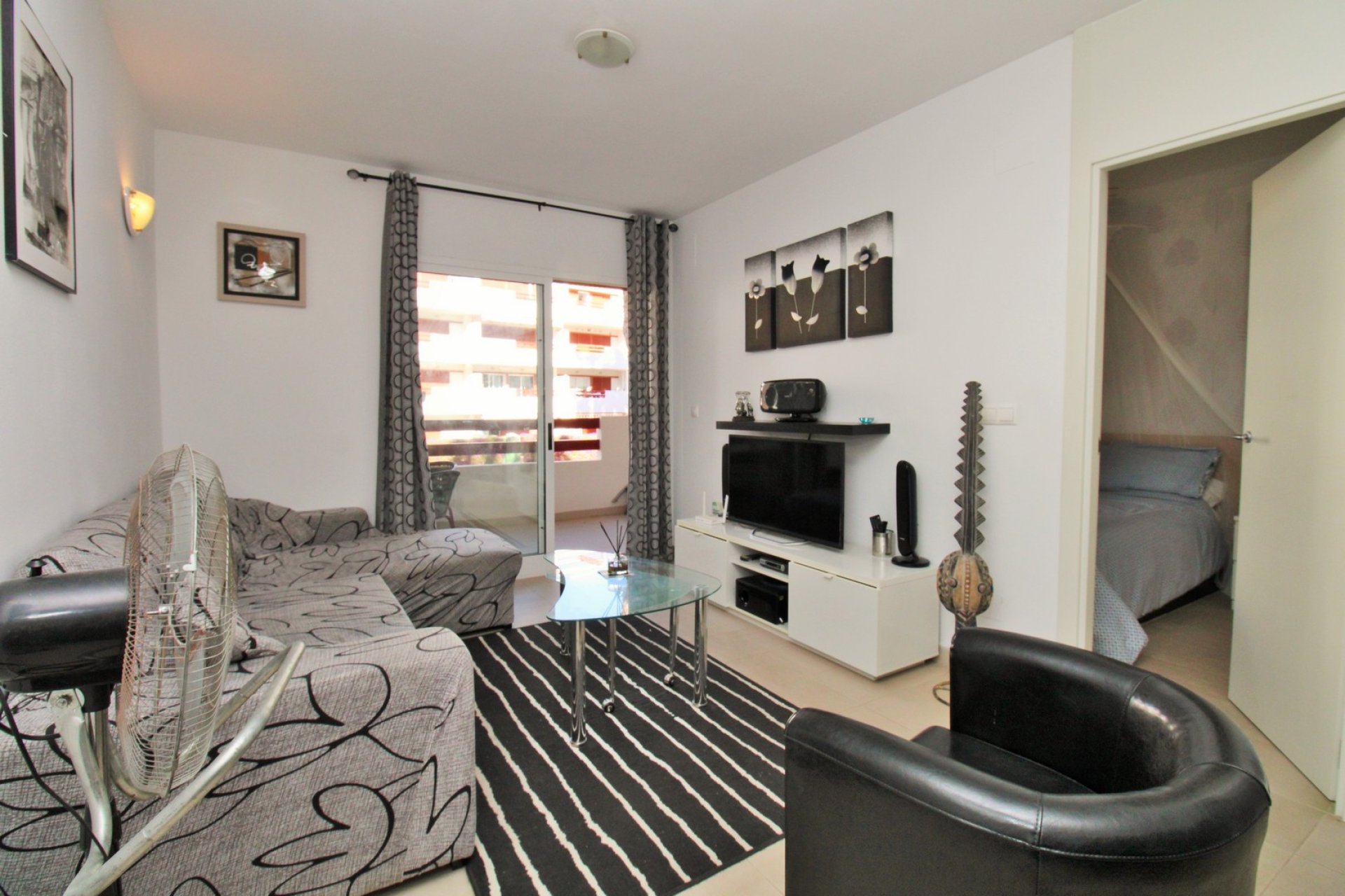 Resale - Apartment / Flat * - Playa Flamenca *