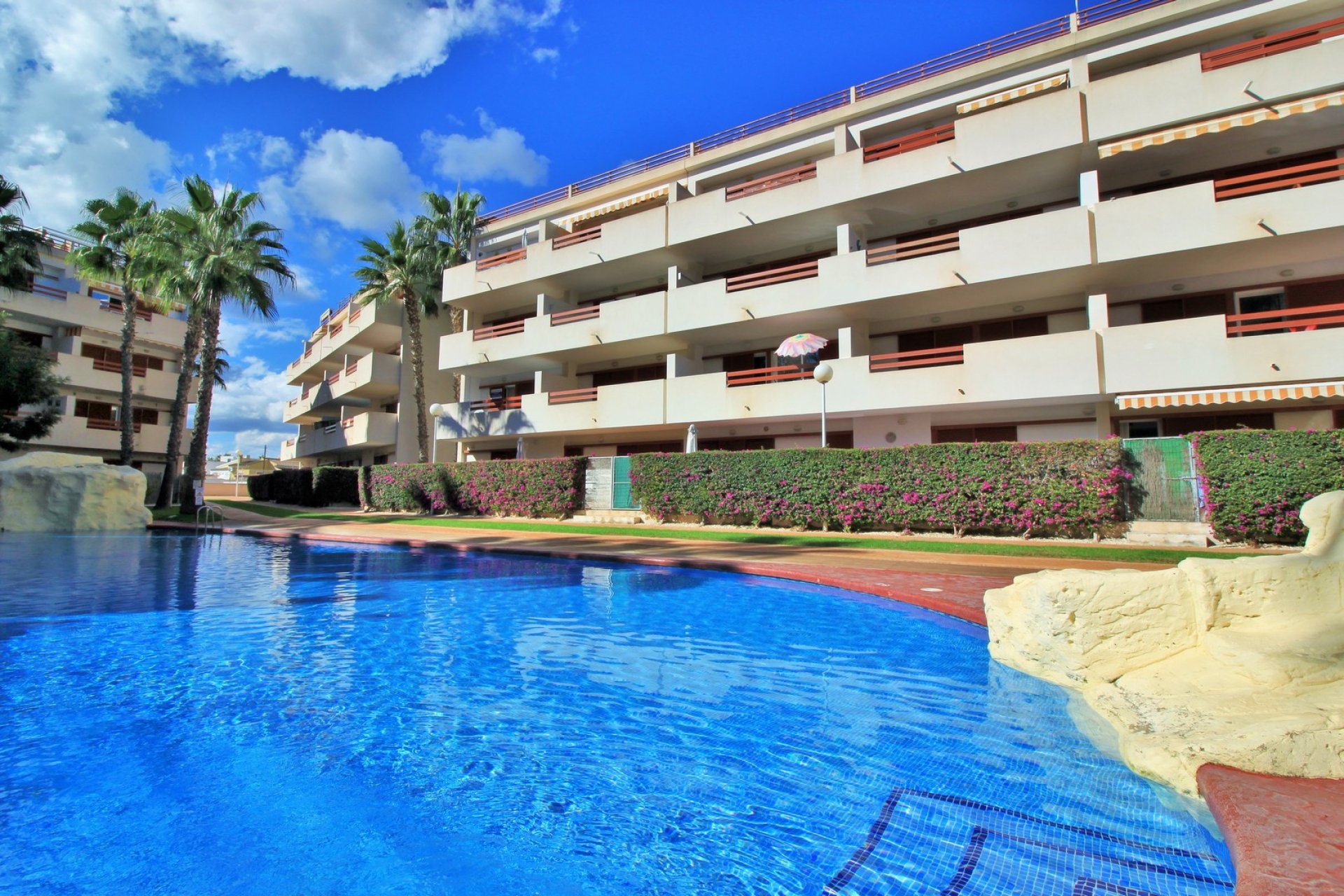 Resale - Apartment / Flat * - Playa Flamenca *