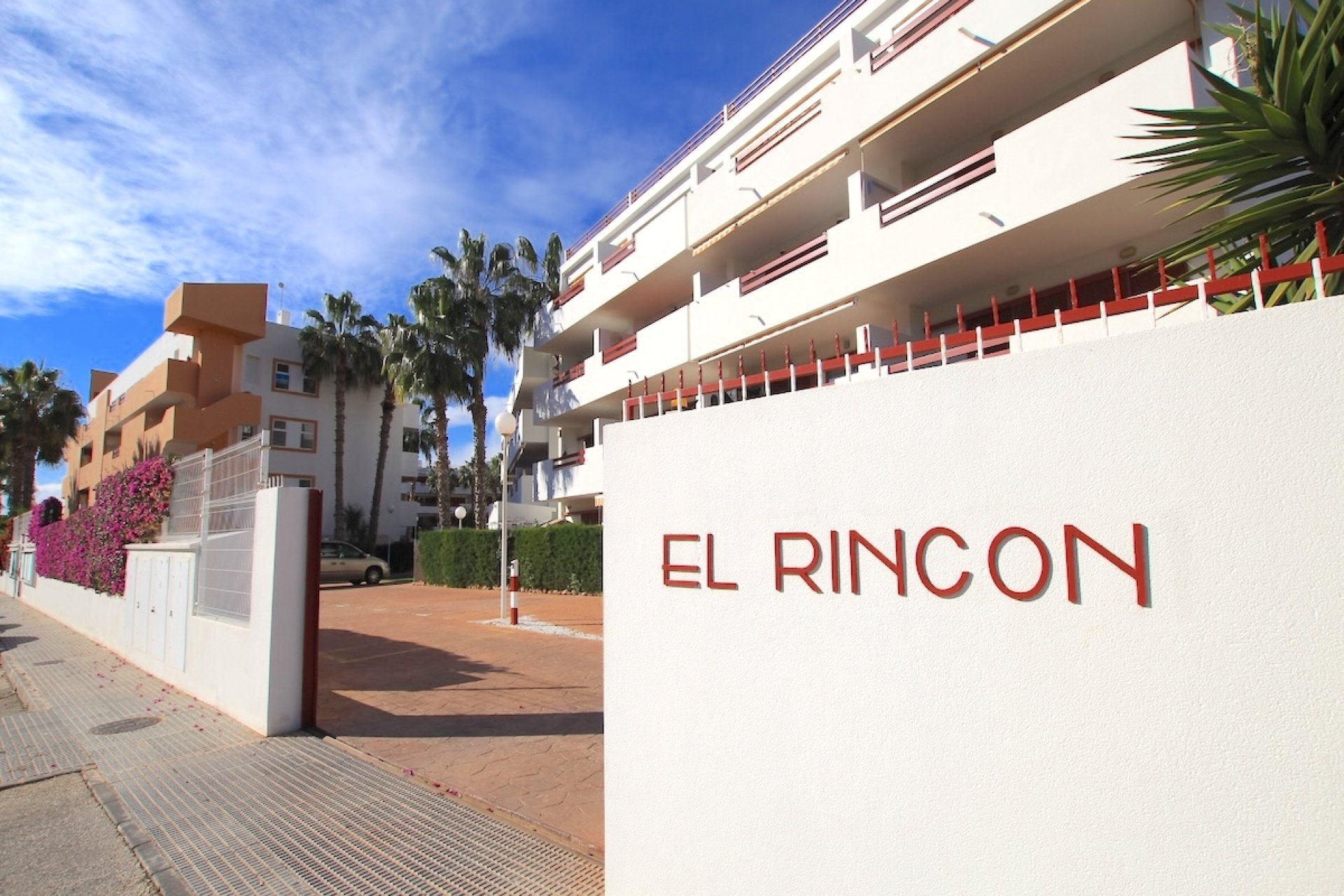 Resale - Apartment / Flat * - Playa Flamenca *