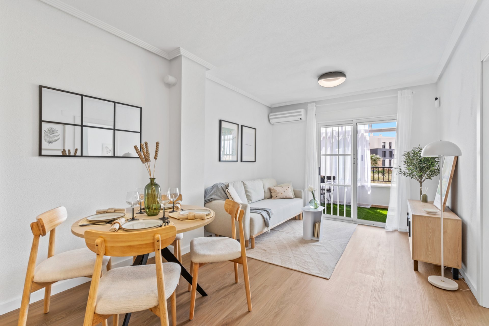 Resale - Apartment / Flat * - Playa Flamenca *