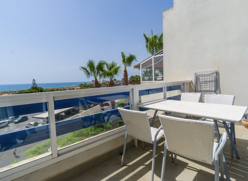 Resale - Apartment / Flat * - Playa Flamenca *