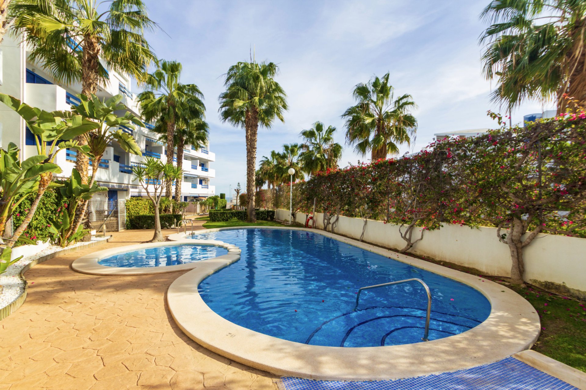 Resale - Apartment / Flat * - Playa Flamenca *