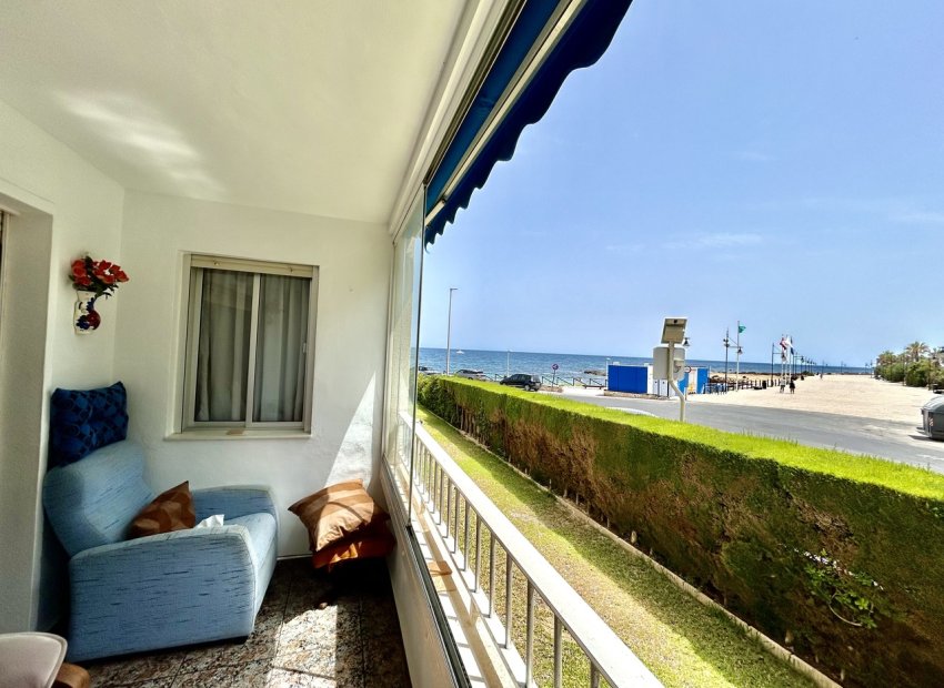 Resale - Apartment / Flat * - Punta Prima *