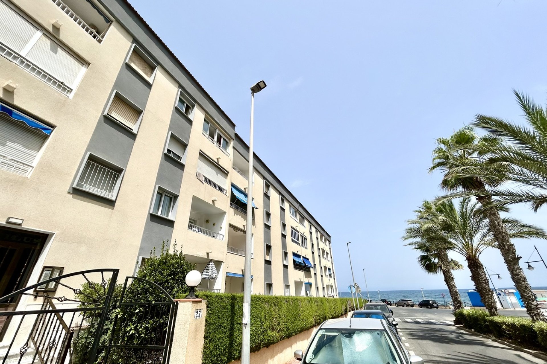 Resale - Apartment / Flat * - Punta Prima *