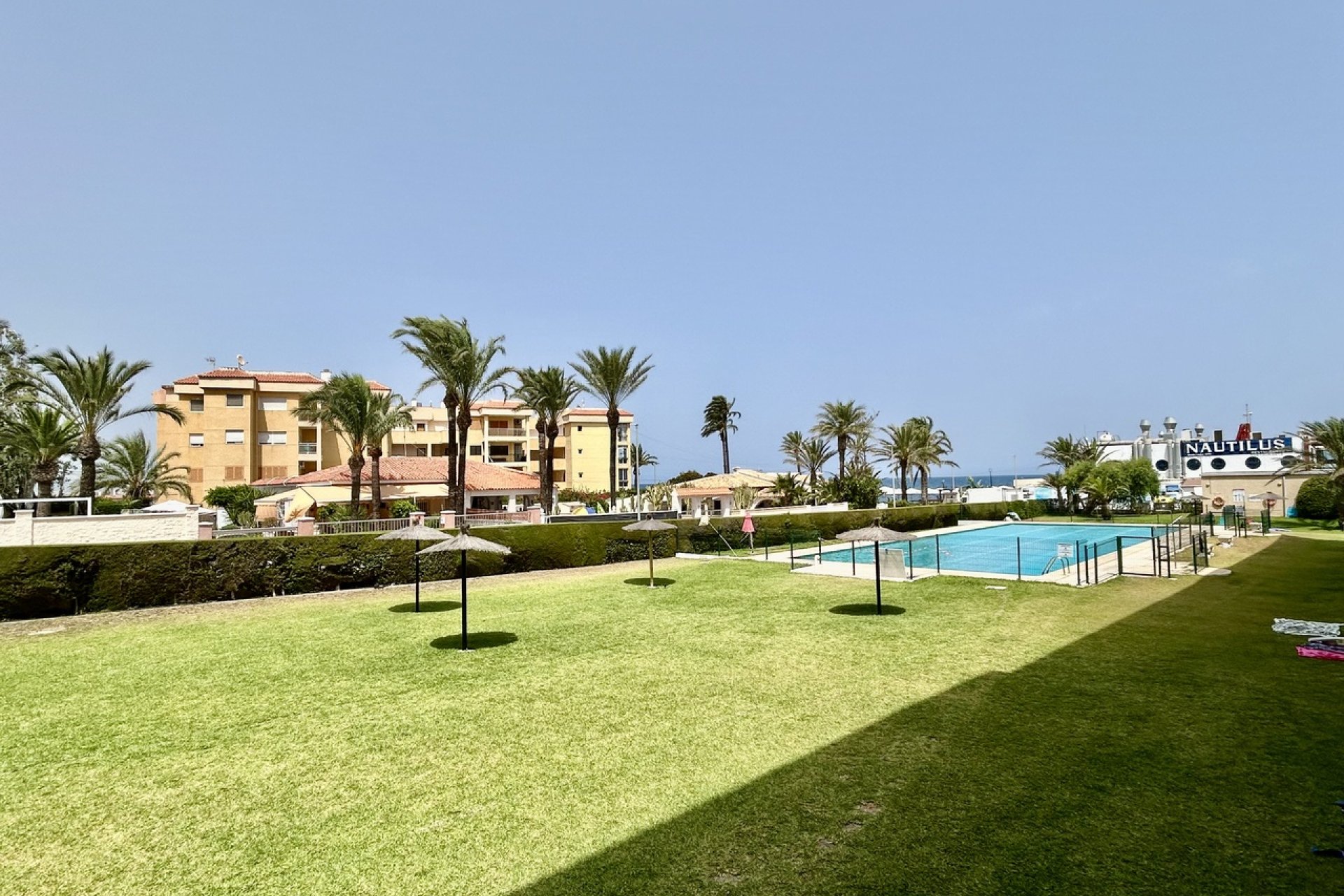 Resale - Apartment / Flat * - Punta Prima *