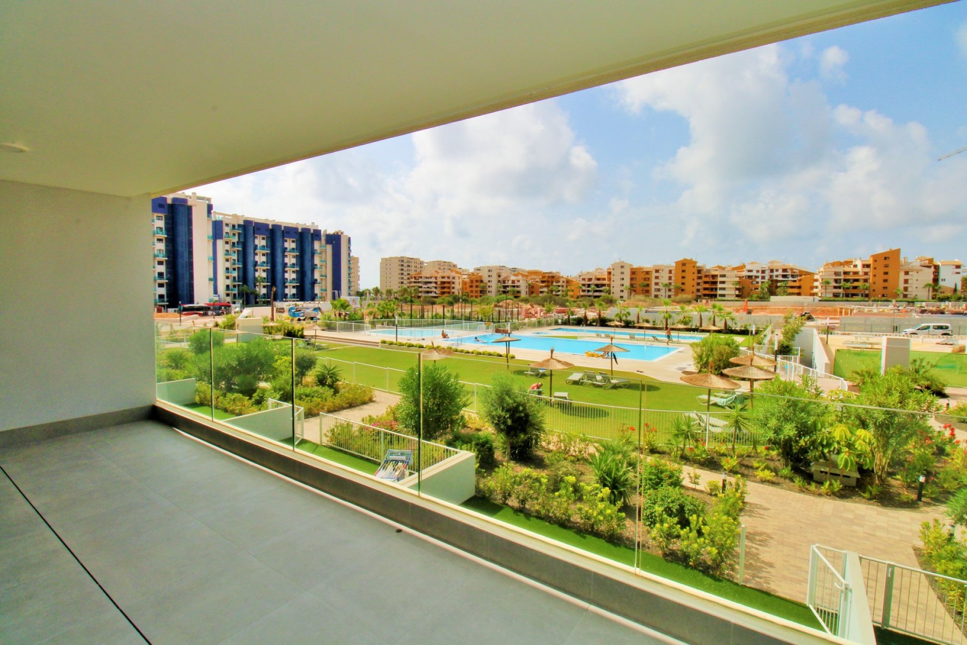 Resale - Apartment / Flat * - Punta Prima *