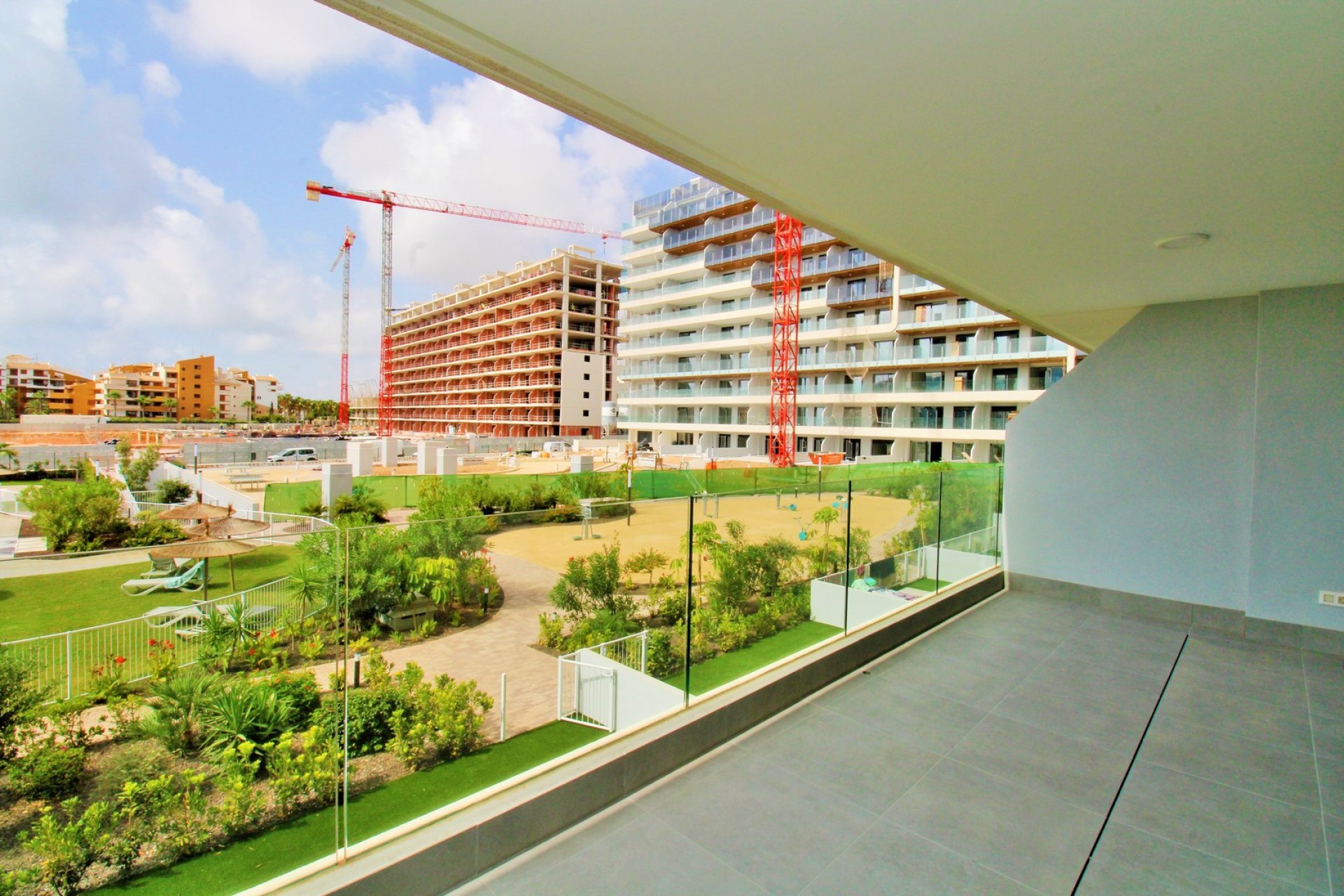 Resale - Apartment / Flat * - Punta Prima *