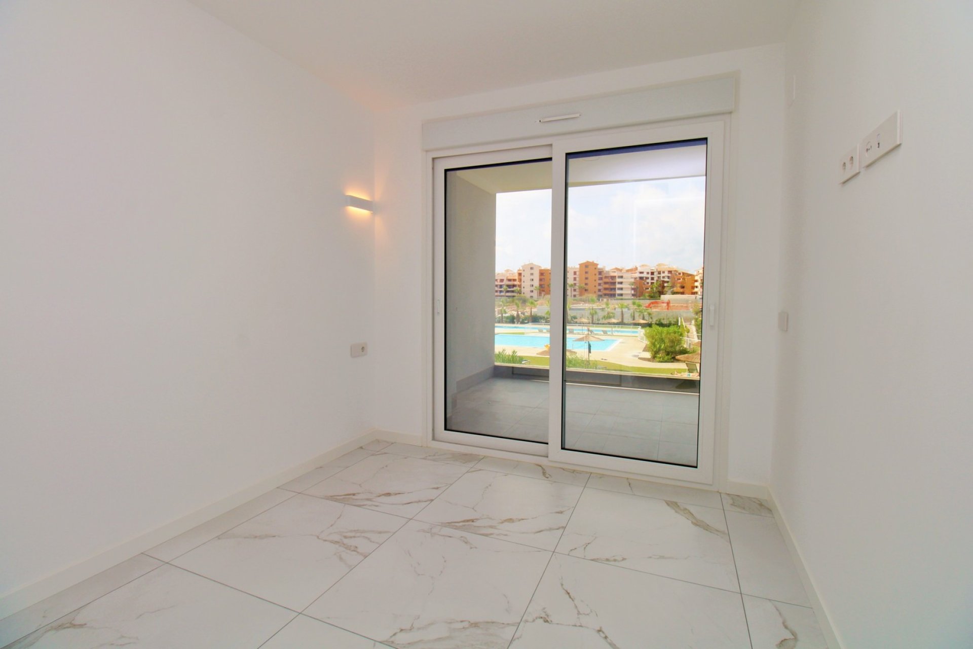 Resale - Apartment / Flat * - Punta Prima *