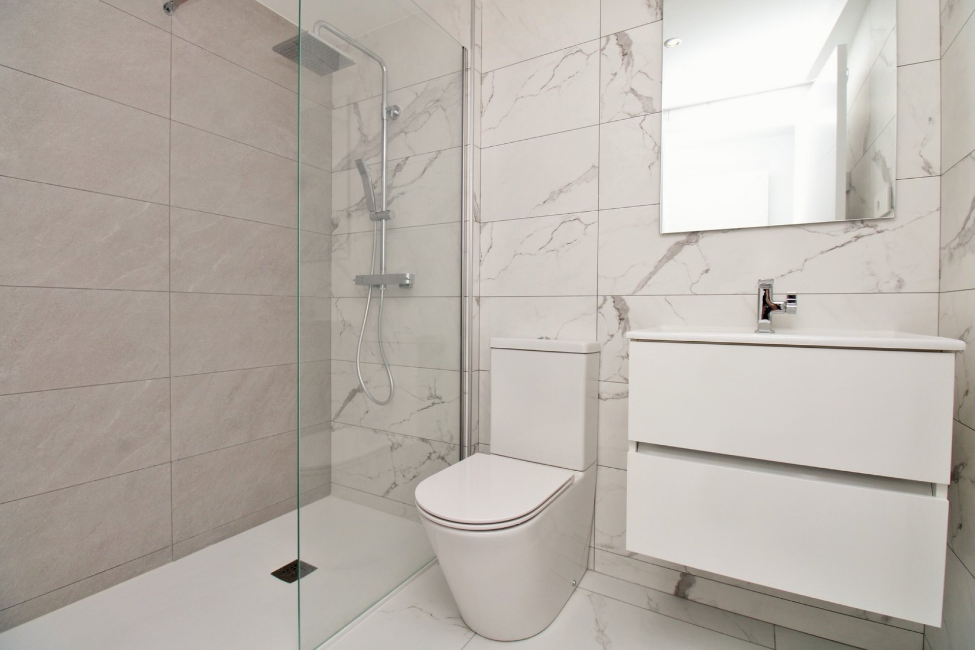 Resale - Apartment / Flat * - Punta Prima *