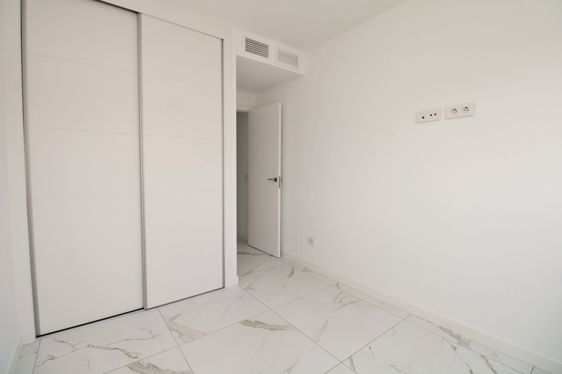 Resale - Apartment / Flat * - Punta Prima *