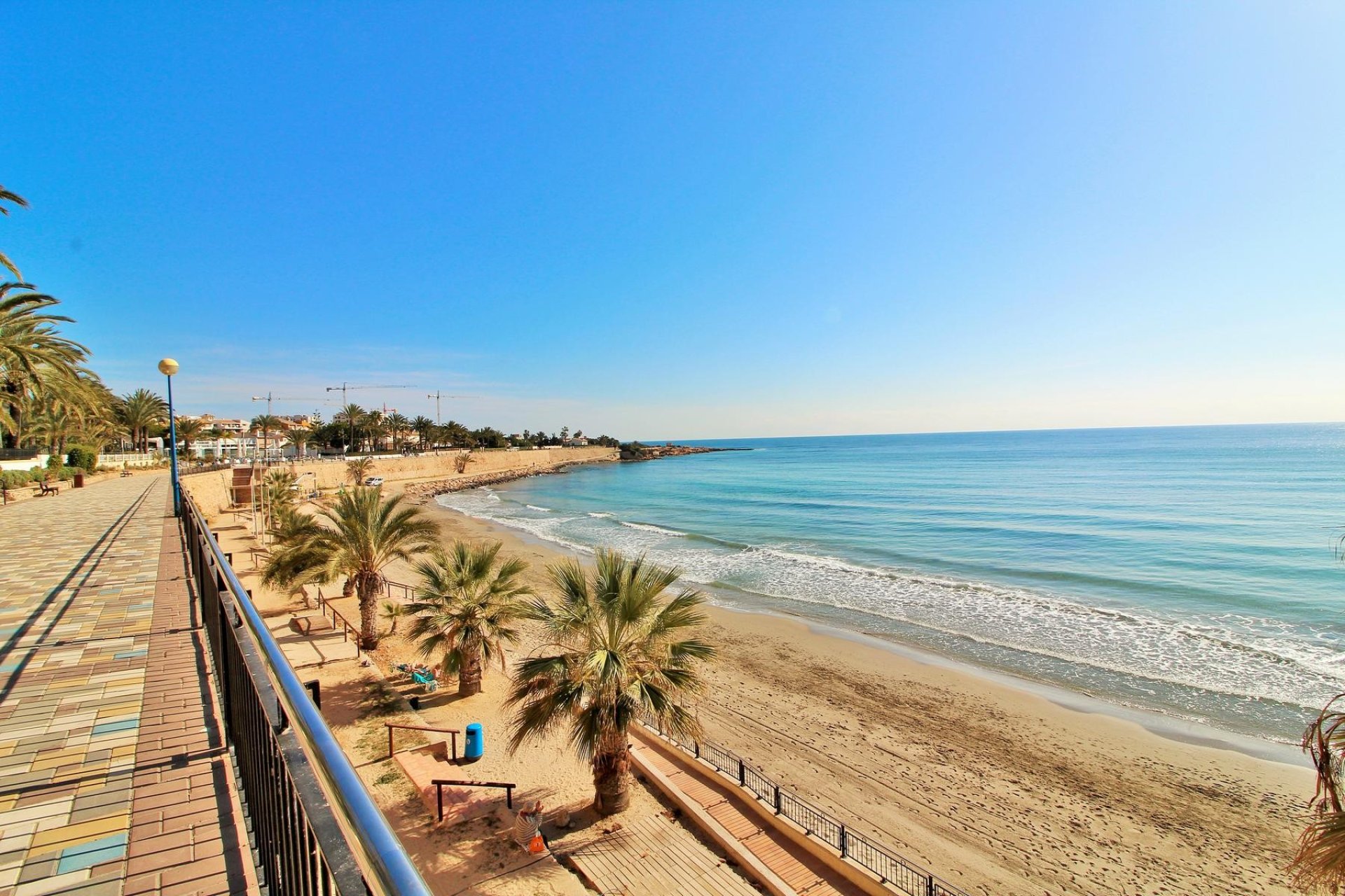 Resale - Apartment / Flat * - Punta Prima *