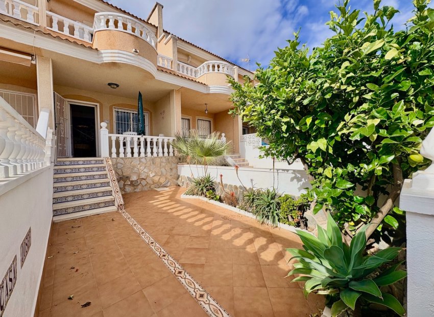 Resale - Apartment / Flat * - Rojales * - Ciudad Quesada *