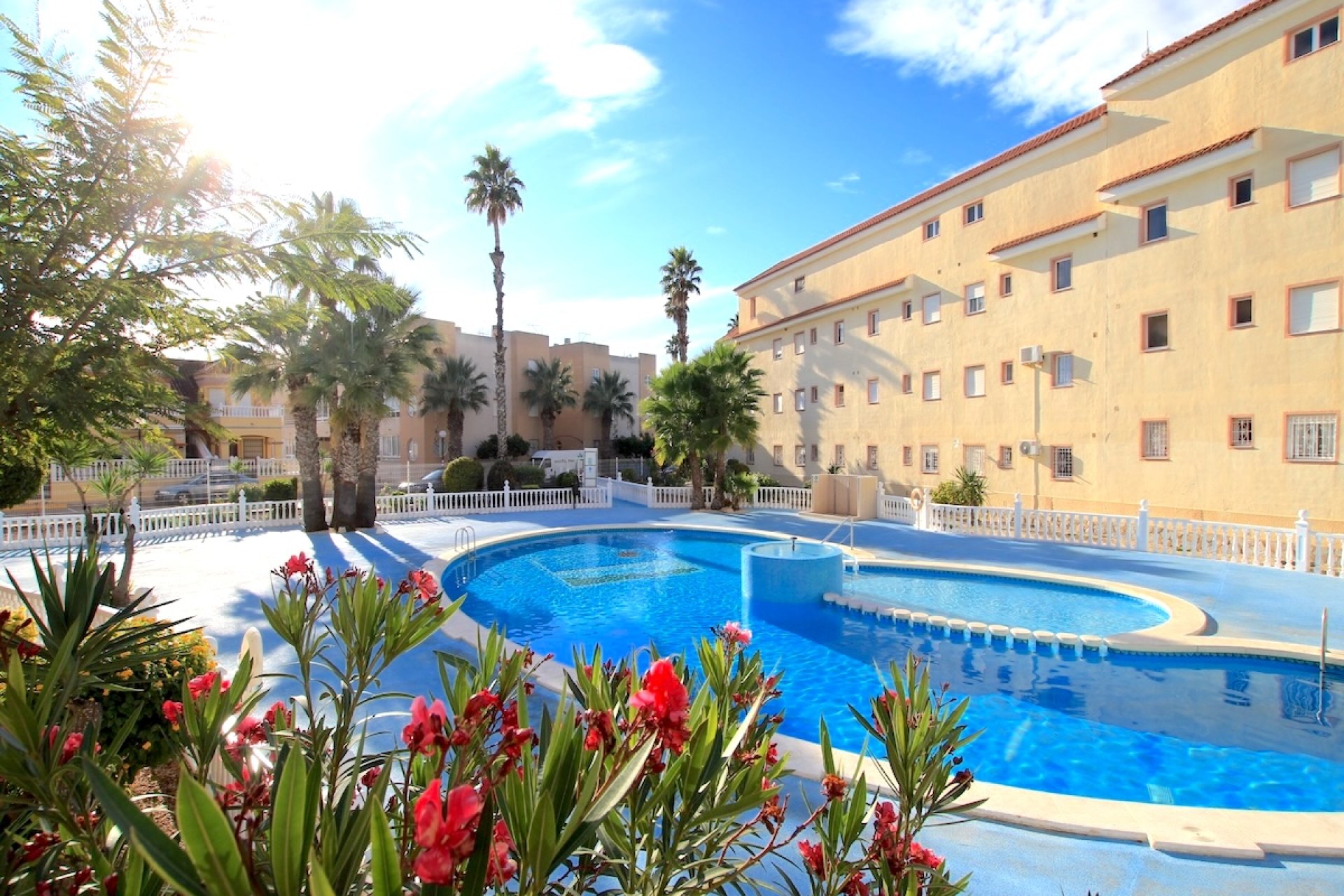 Resale - Apartment / Flat * - San Luis