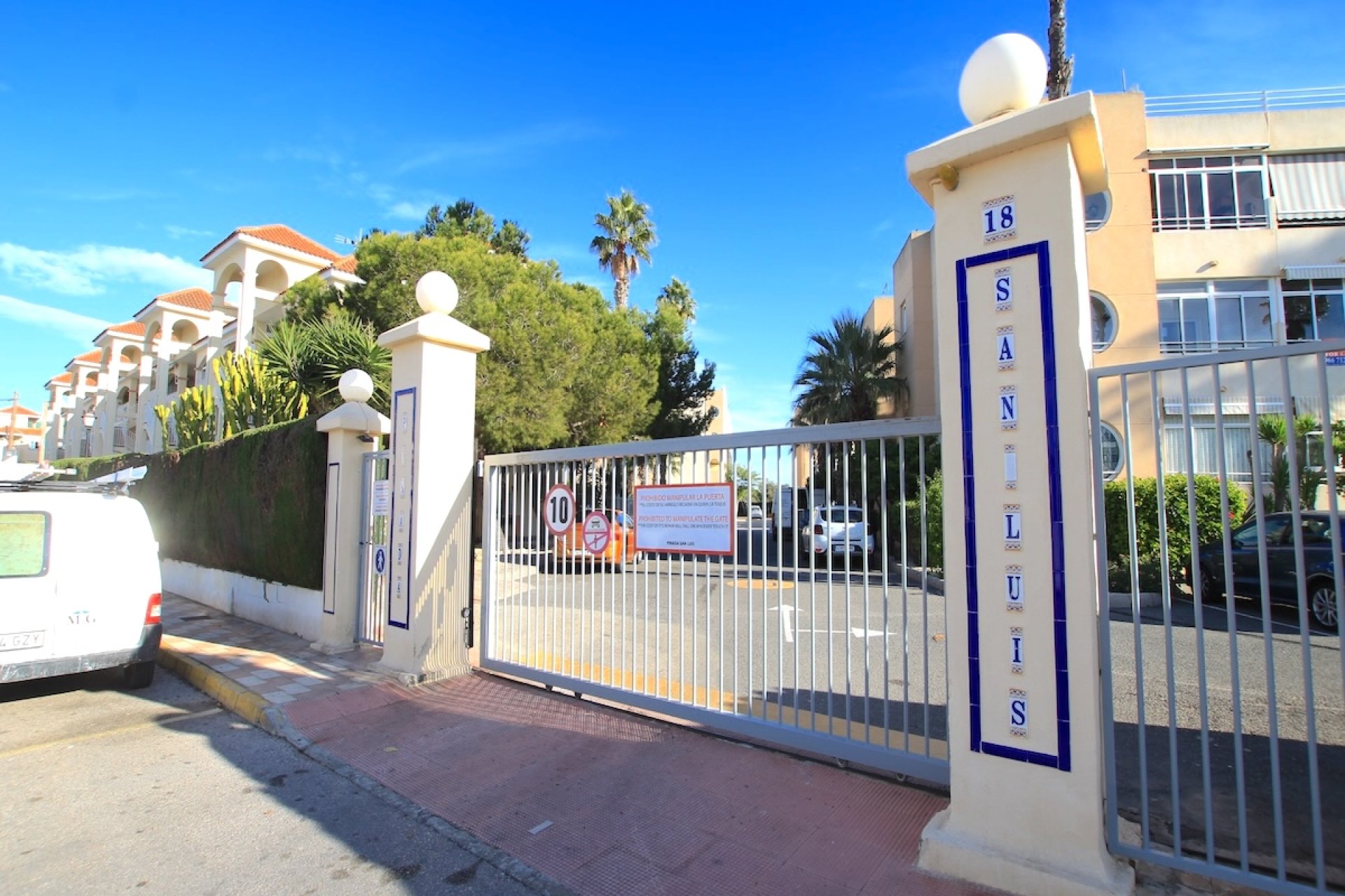 Resale - Apartment / Flat * - San Luis