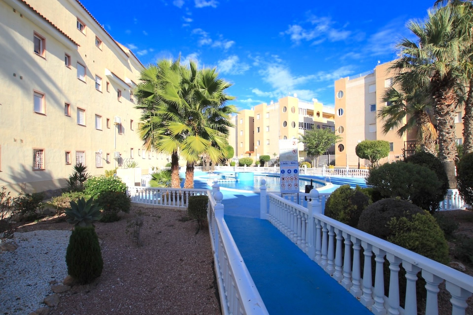 Resale - Apartment / Flat * - San Luis