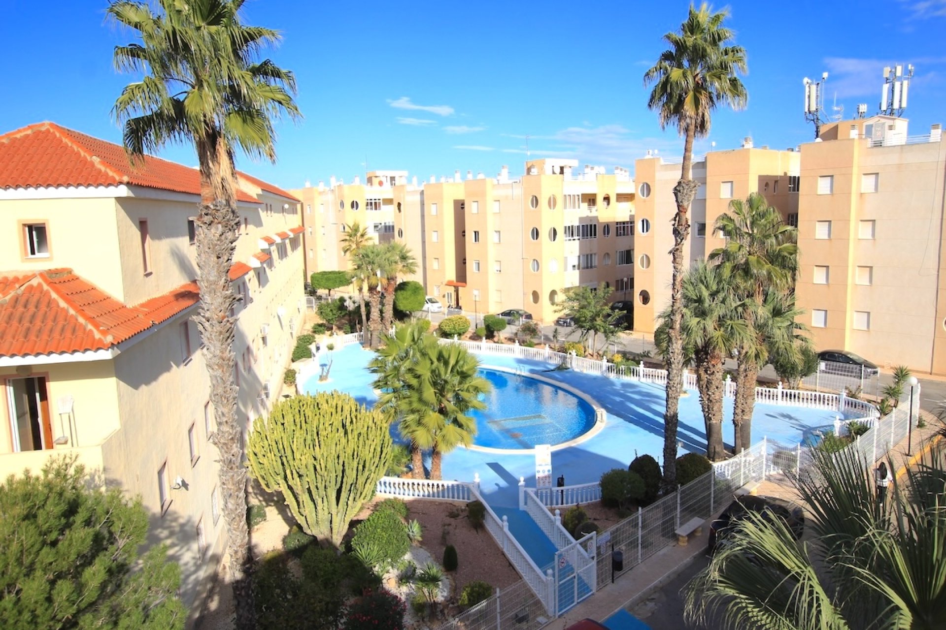 Resale - Apartment / Flat * - San Luis