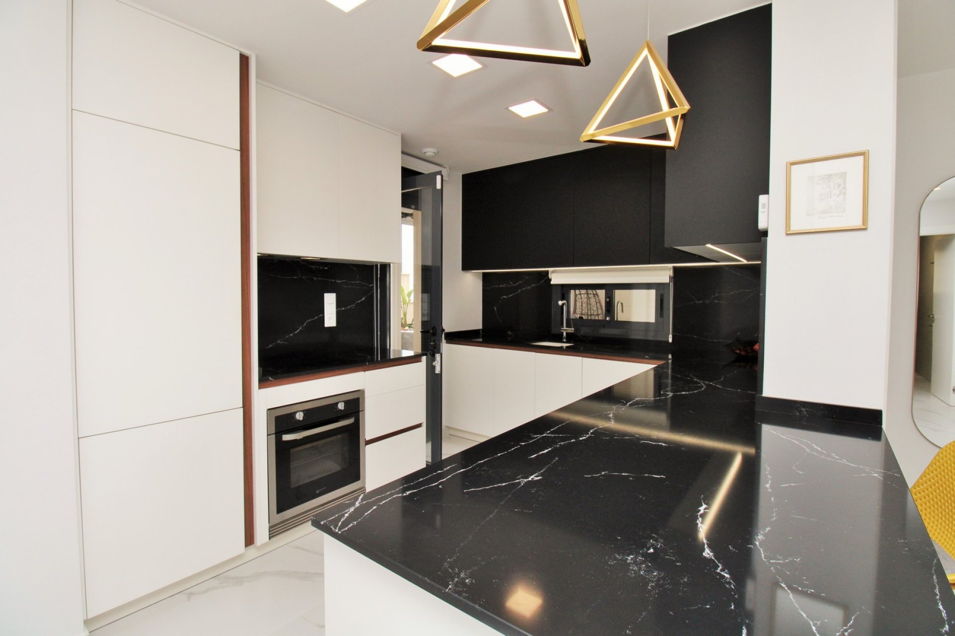 Resale - Apartment / Flat * - San Miguel de Salinas